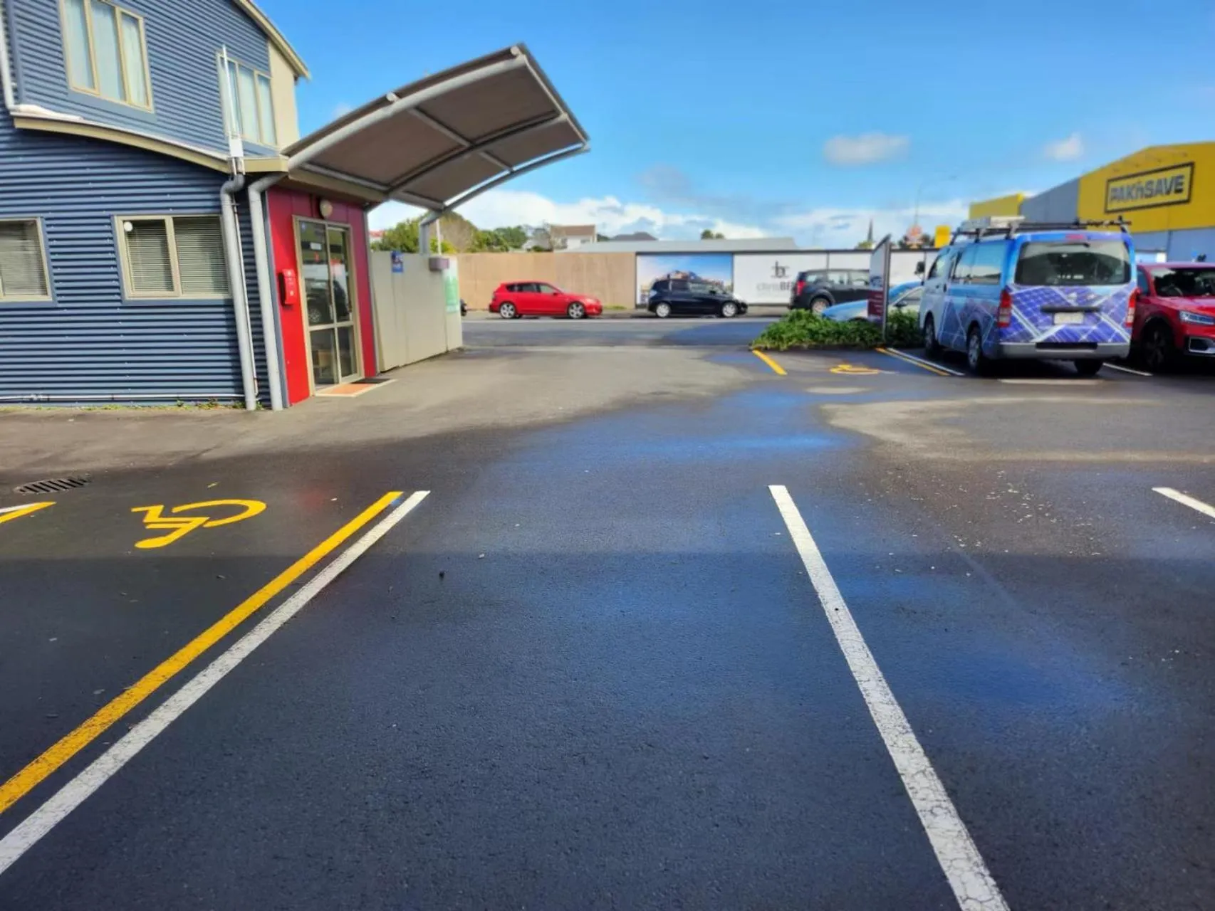 Parking in Landmark Manor