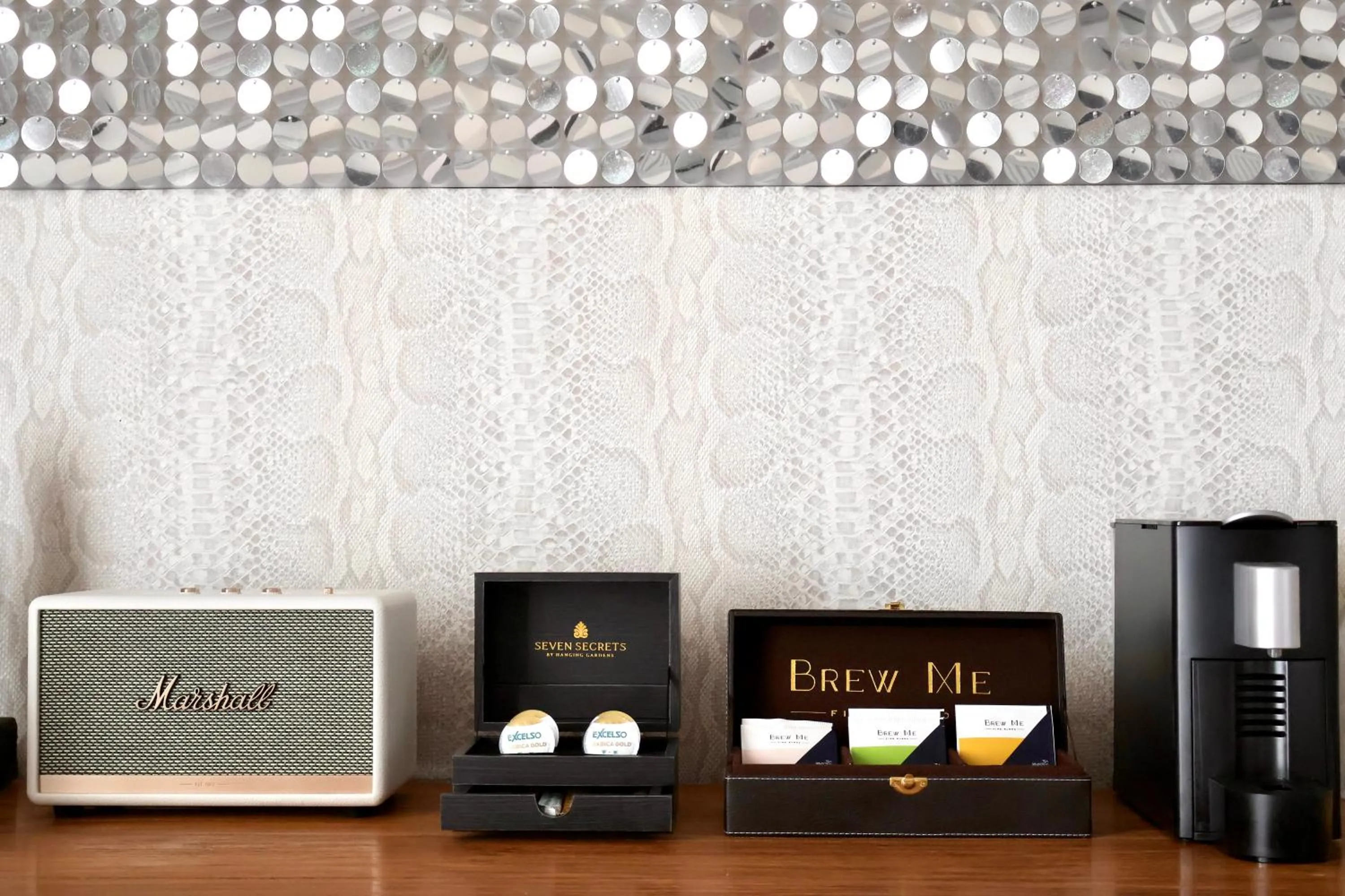 Coffee/tea facilities in Seven Secrets by Hanging Gardens