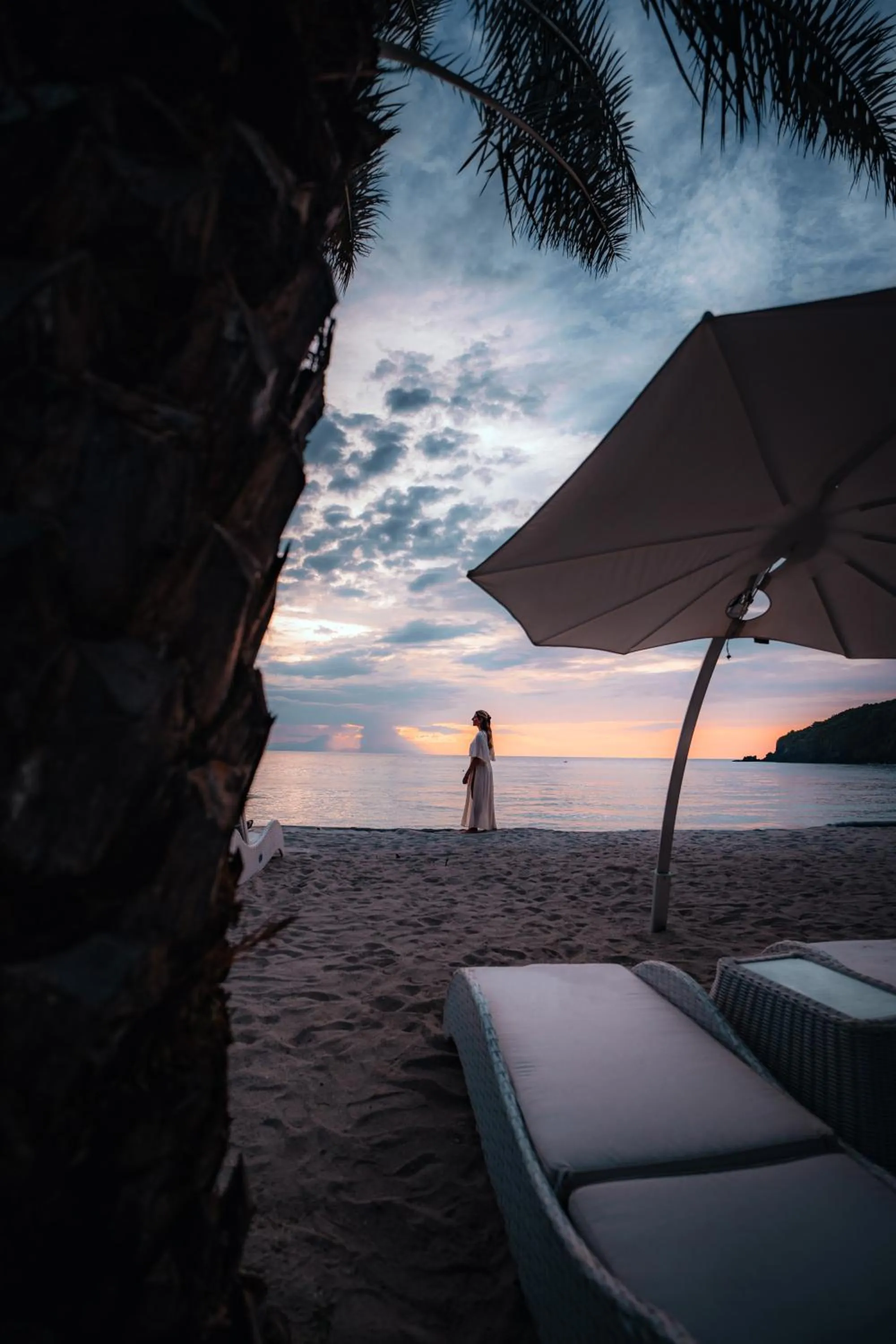 People in Seven Secrets by Hanging Gardens