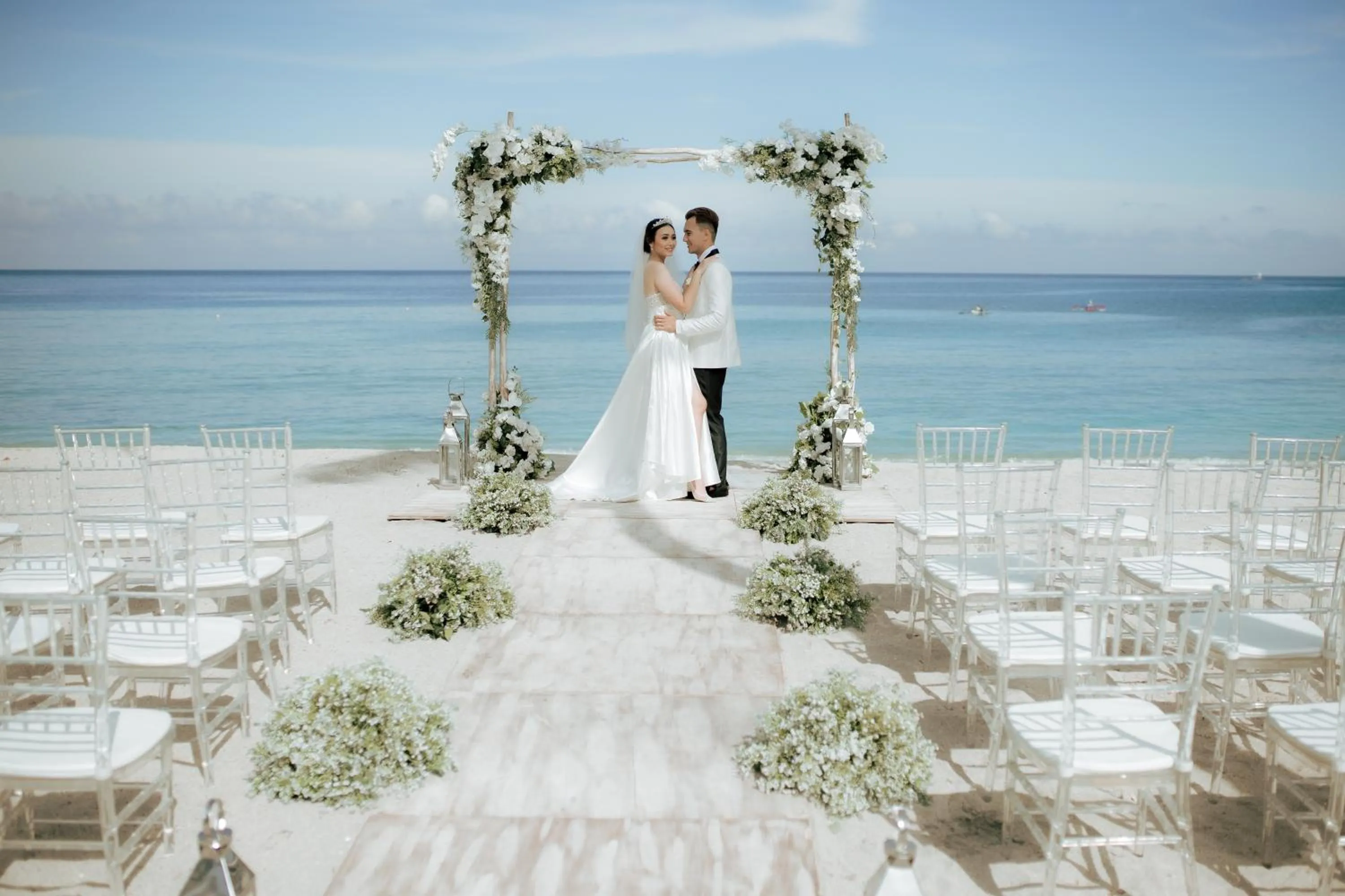 People in Seven Secrets by Hanging Gardens