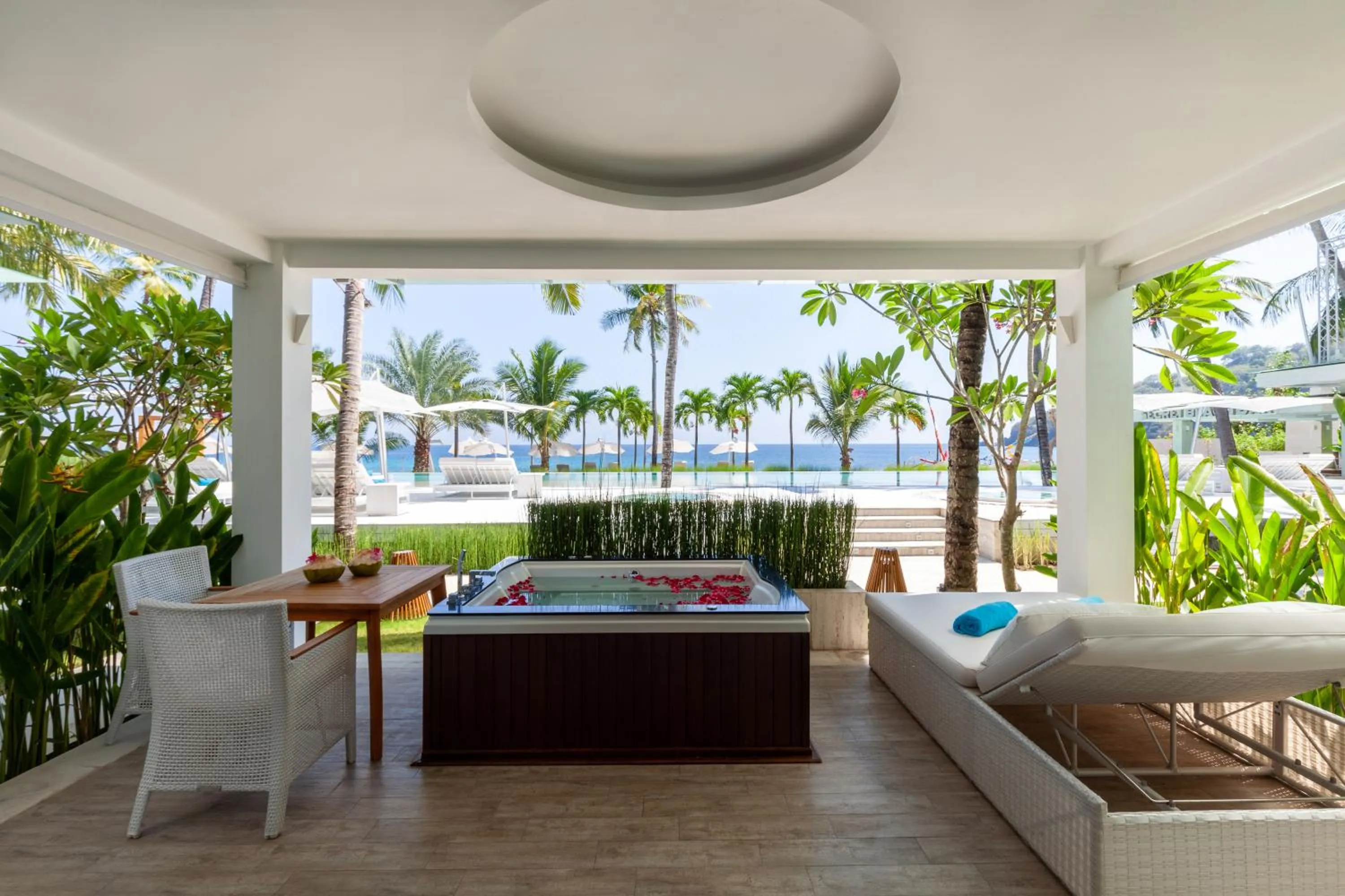 Hot Tub in Seven Secrets by Hanging Gardens