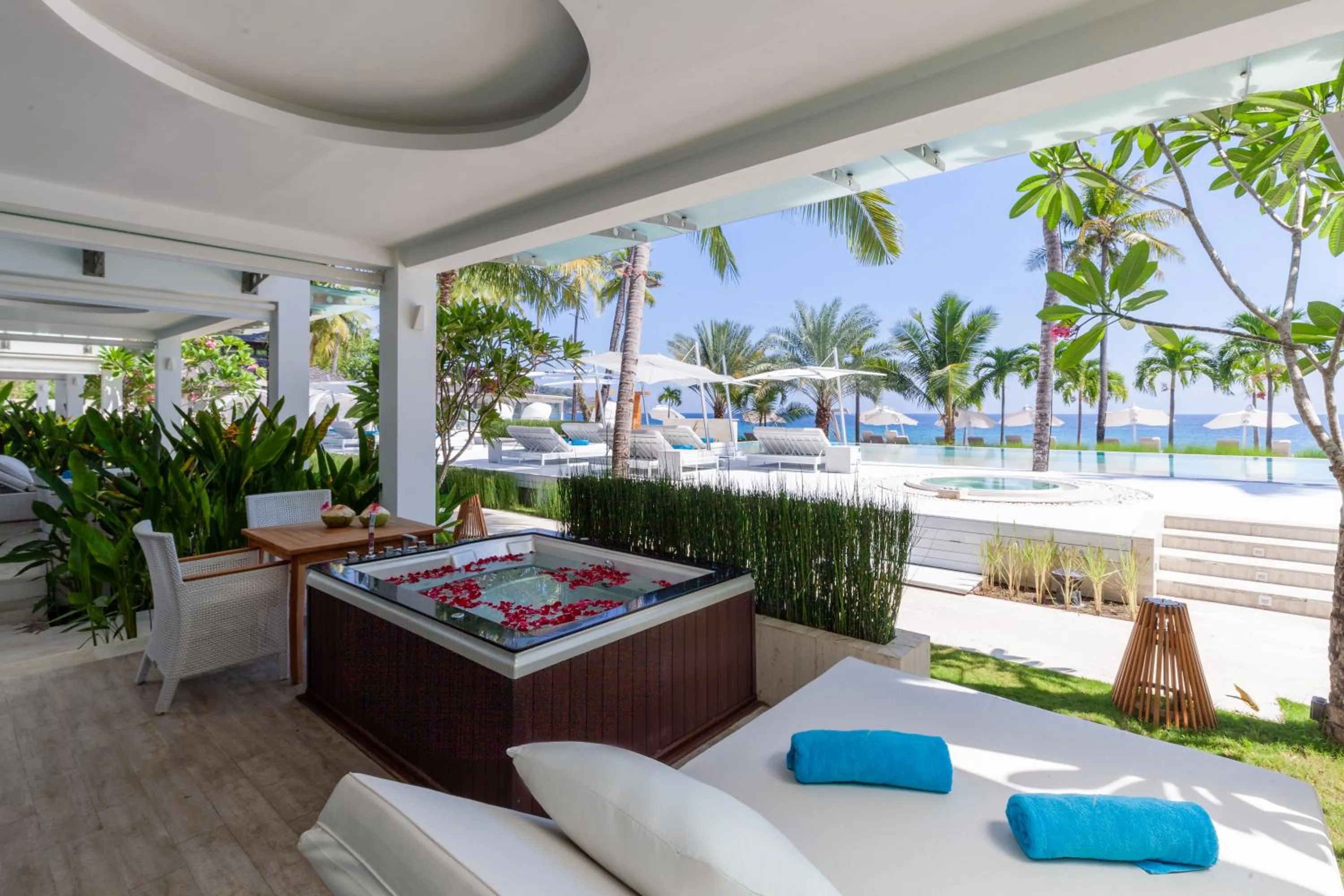 Pool view in Seven Secrets by Hanging Gardens