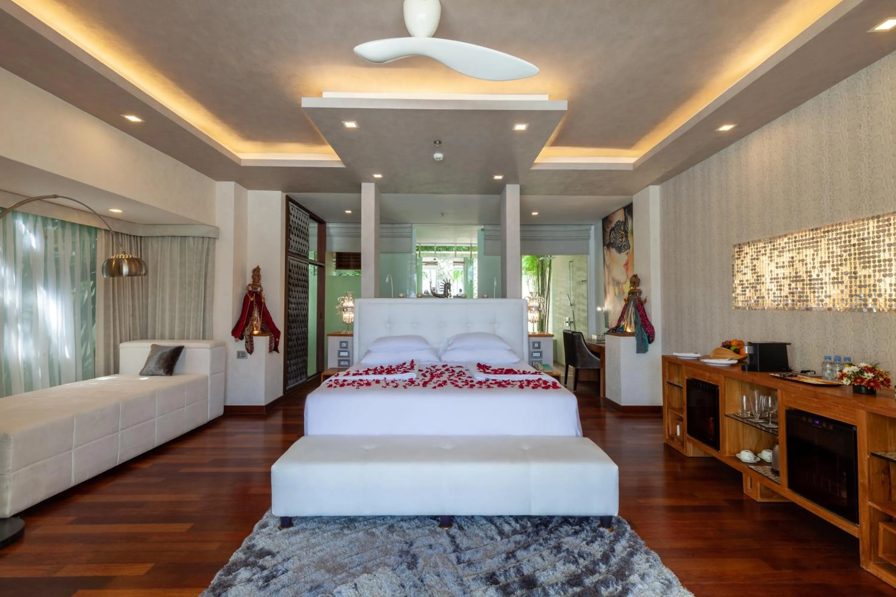 Bedroom, Bed in Seven Secrets by Hanging Gardens