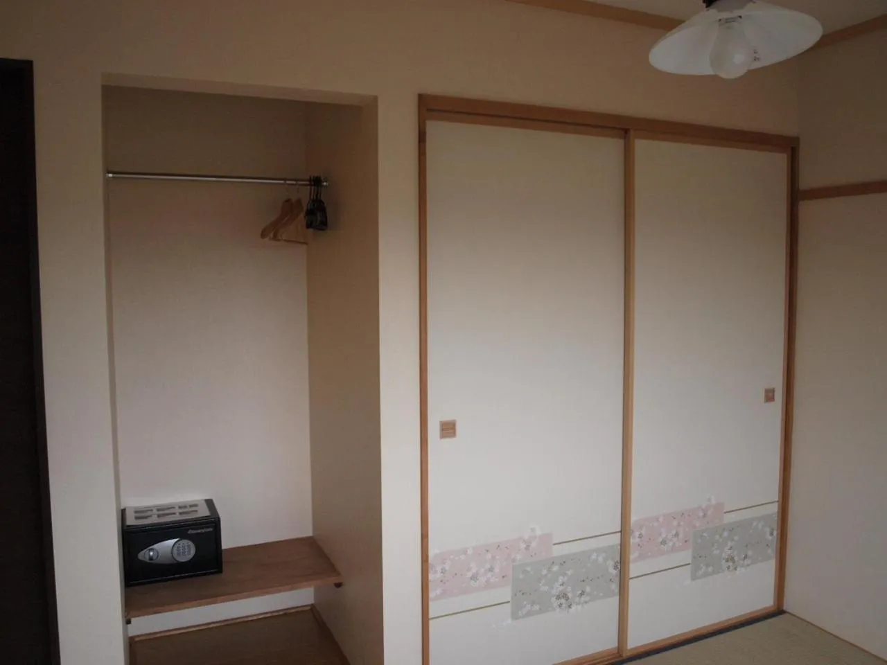 Bed in Niseko Tabi-tsumugi Backpackers