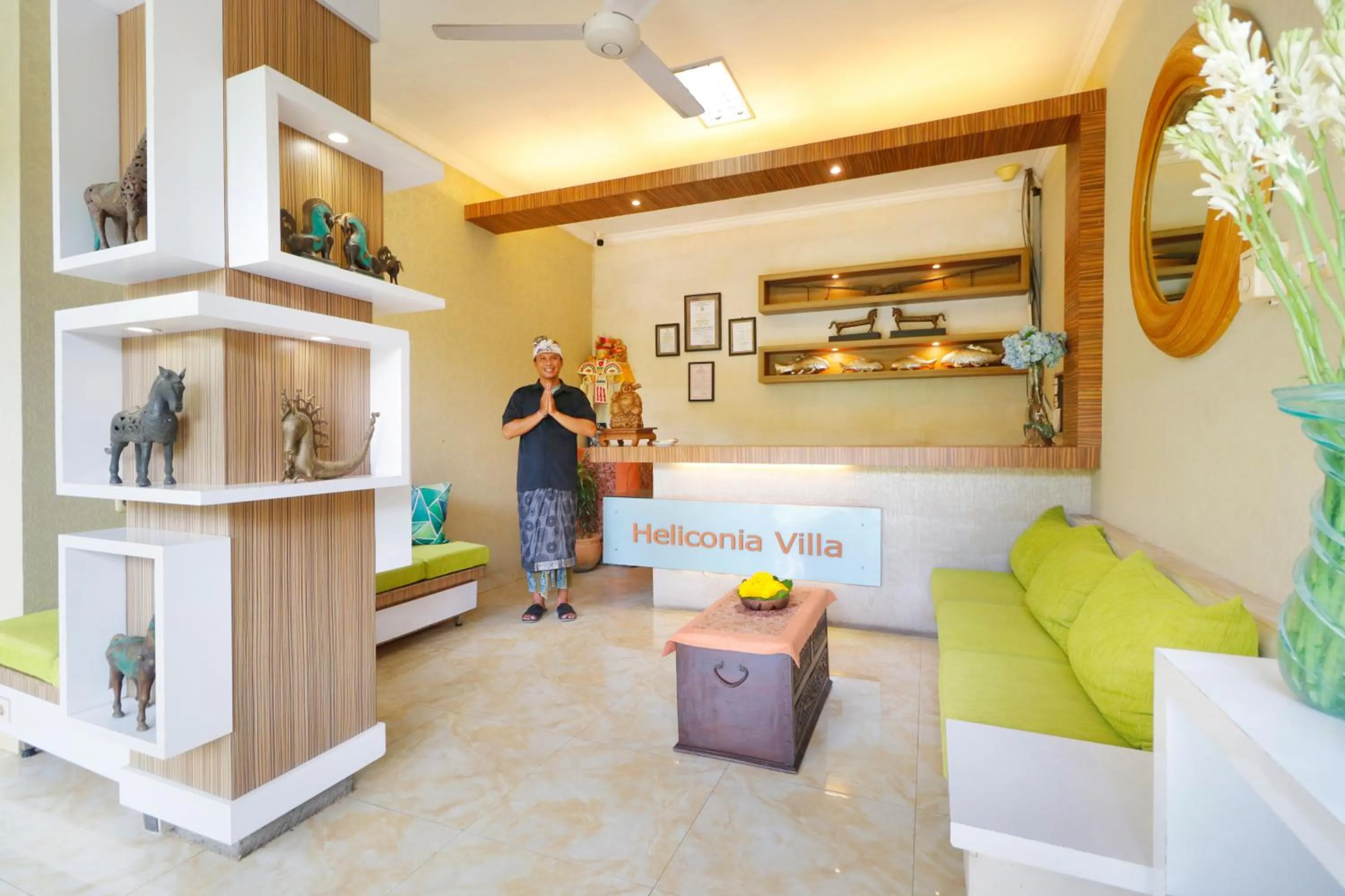 Library in Heliconia Villa