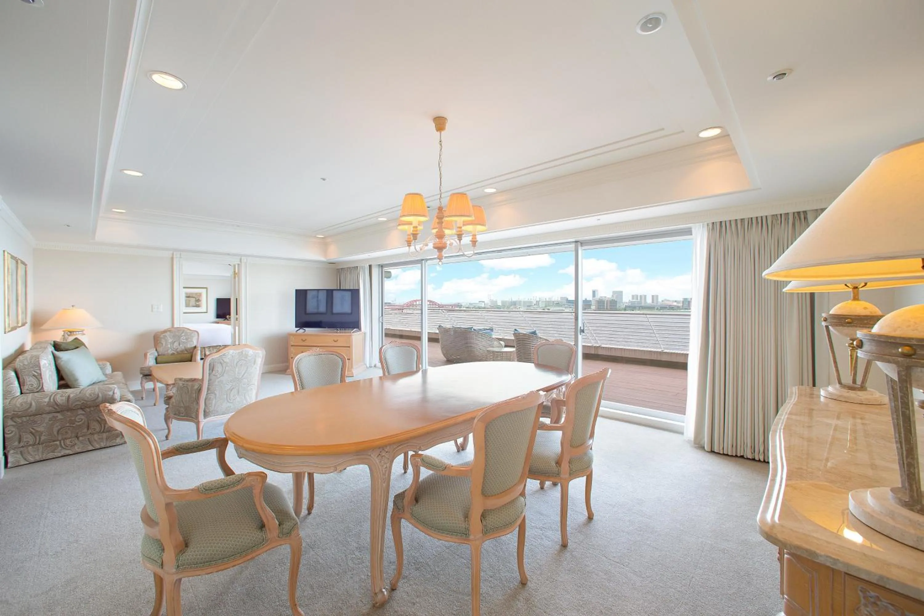 Photo of the whole room in Kobe Meriken Park Oriental Hotel