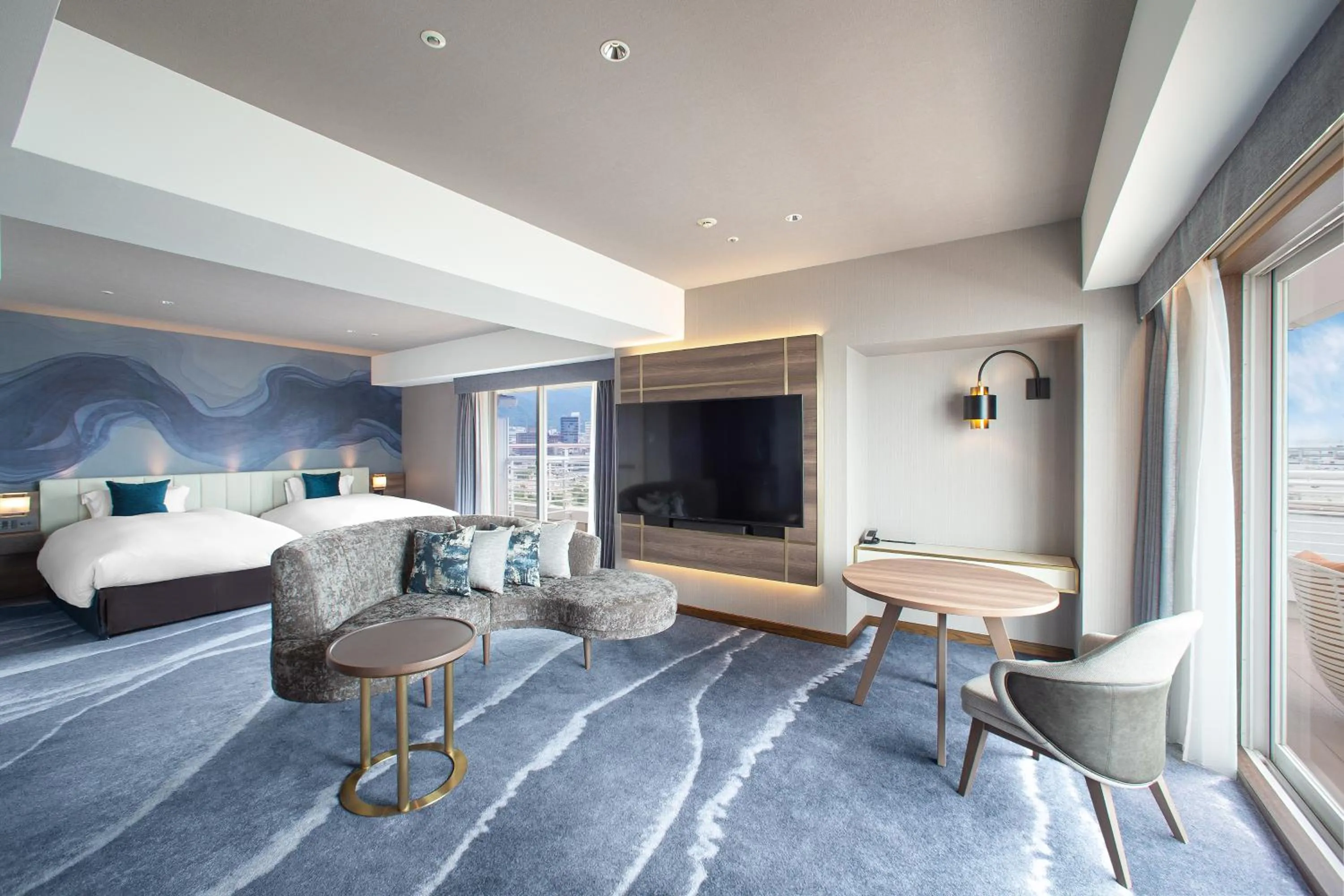 Photo of the whole room, Bed in Kobe Meriken Park Oriental Hotel