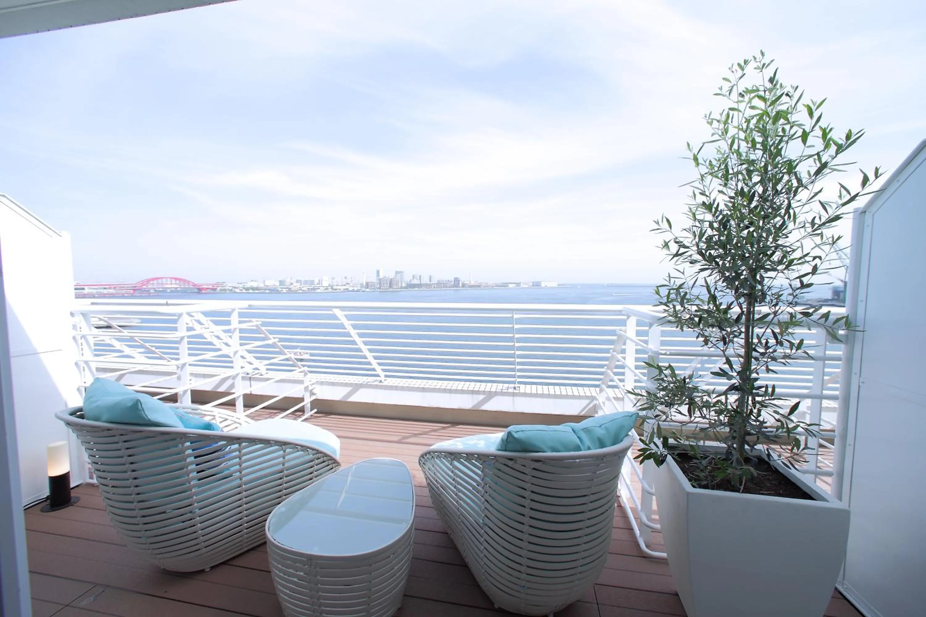 Balcony/Terrace in Kobe Meriken Park Oriental Hotel
