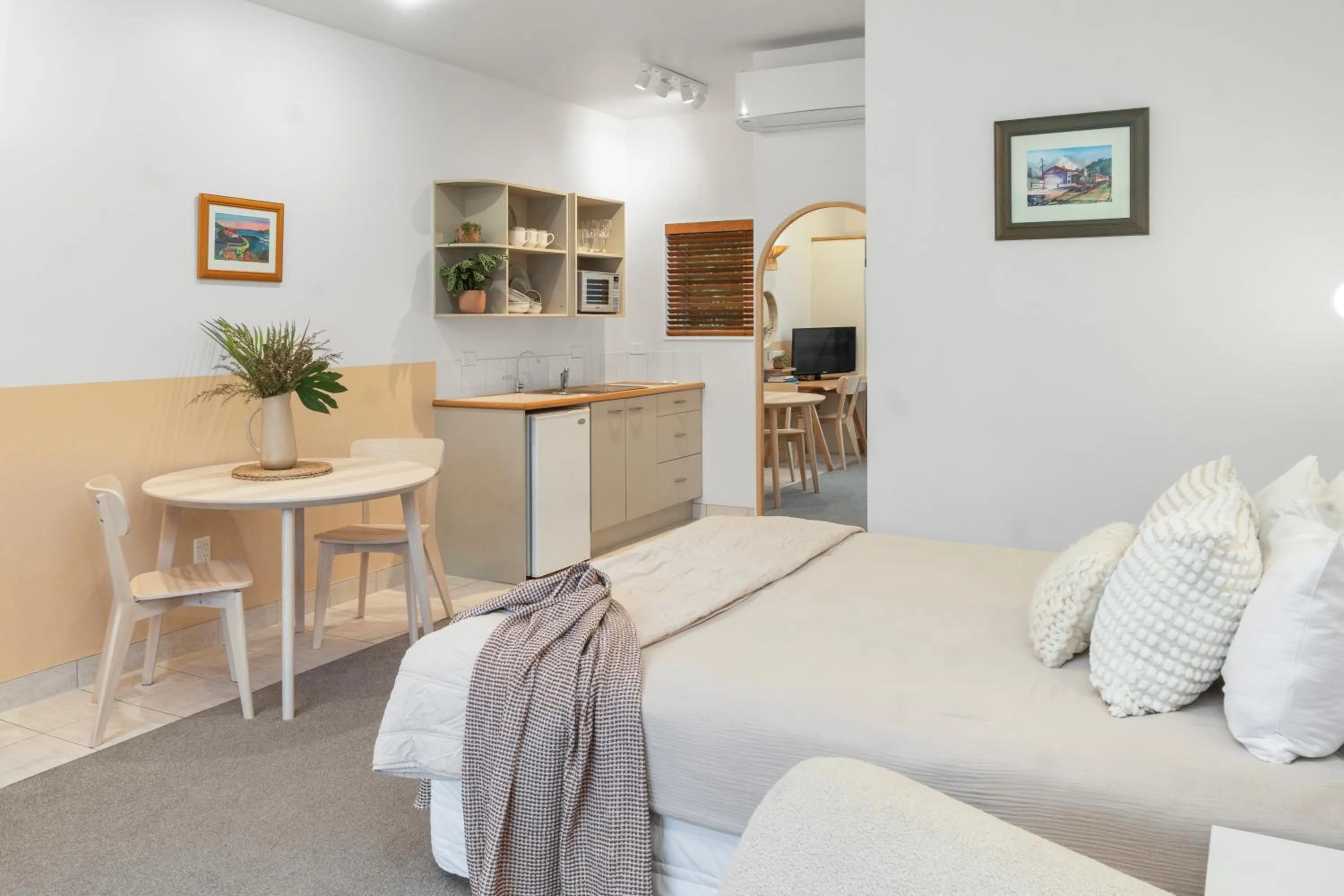 Bed in ASURE Admirals View Motel