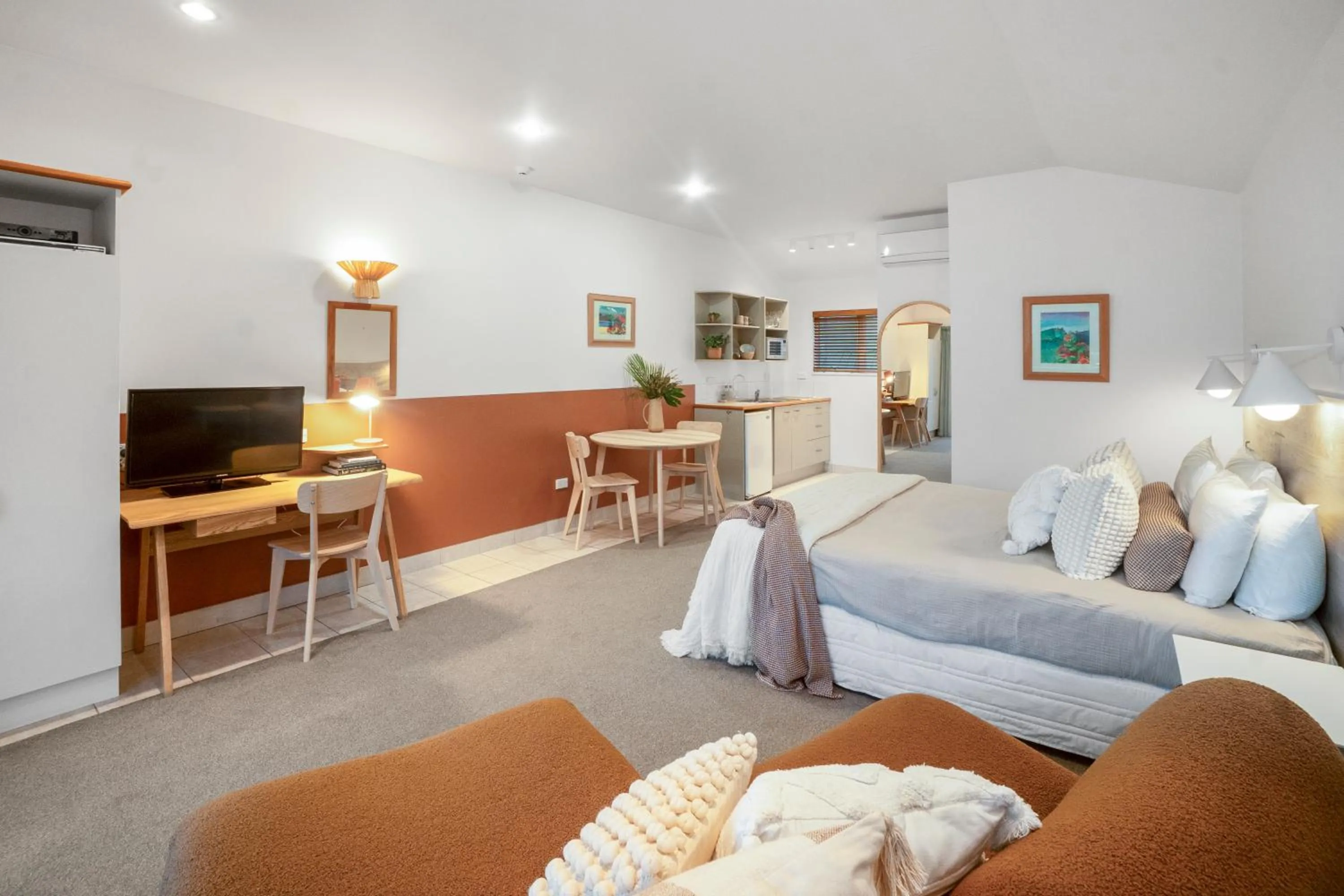 Bed in ASURE Admirals View Motel