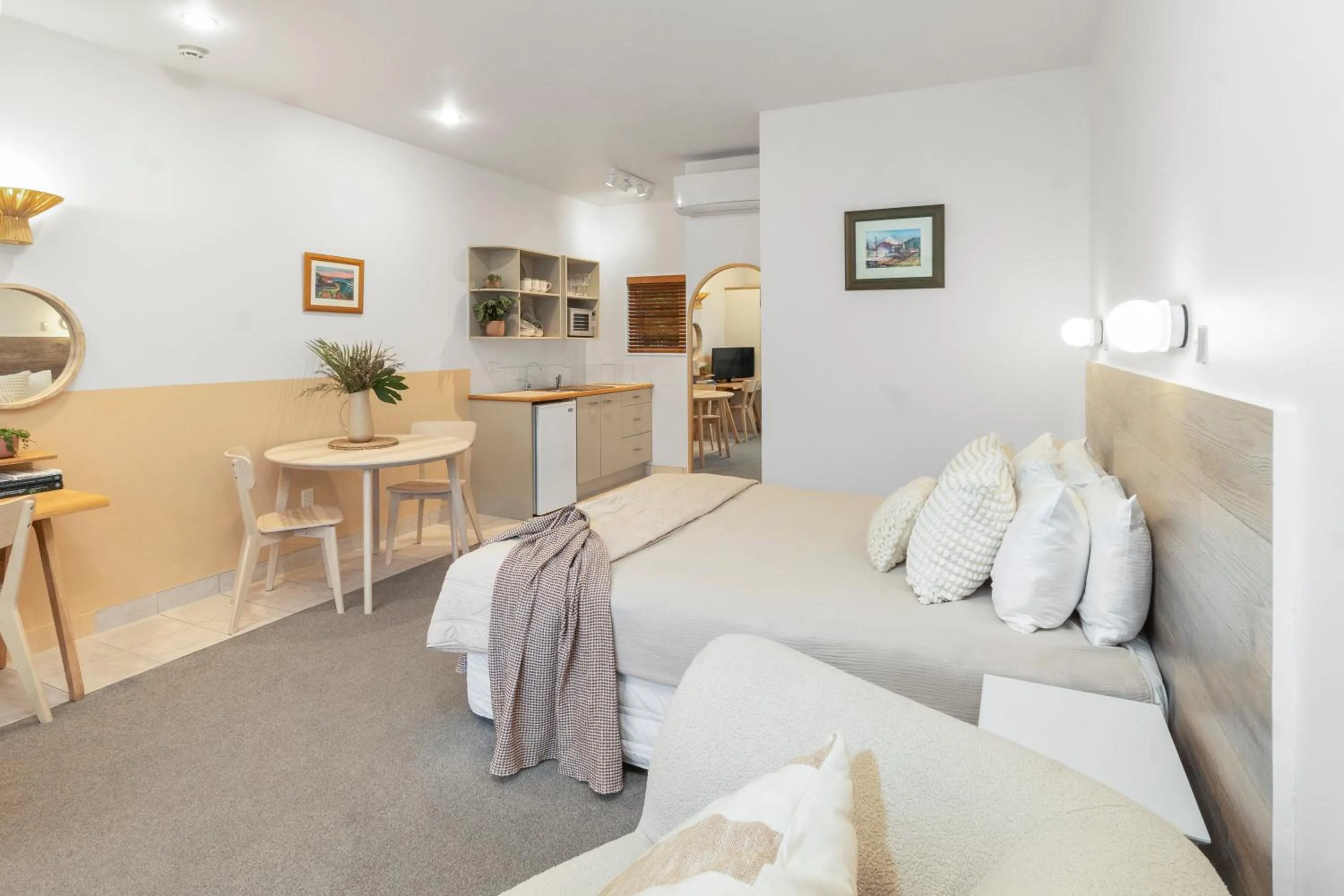 Bed in ASURE Admirals View Motel