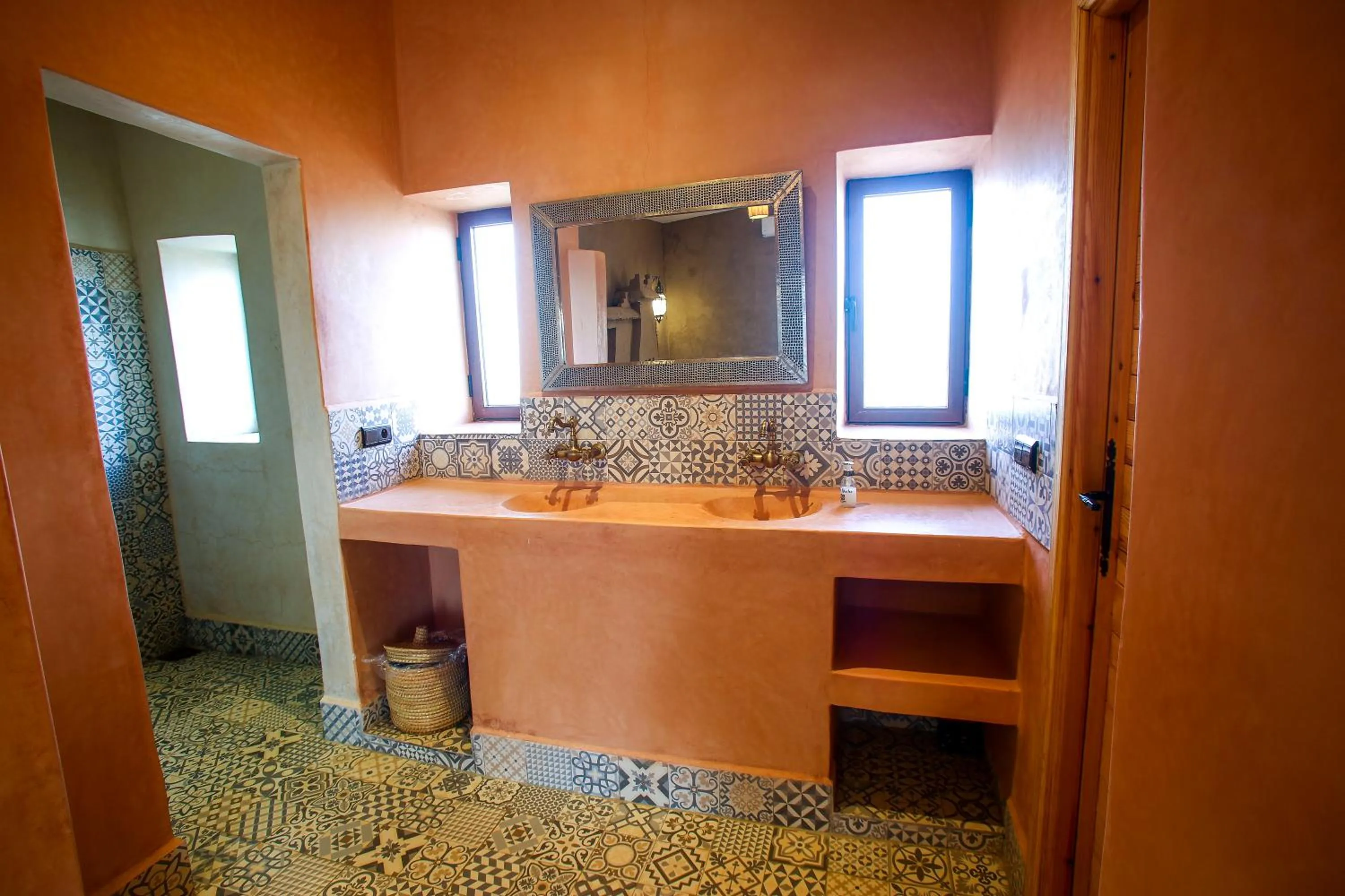 Bathroom in RiadSuerteloca Merzouga