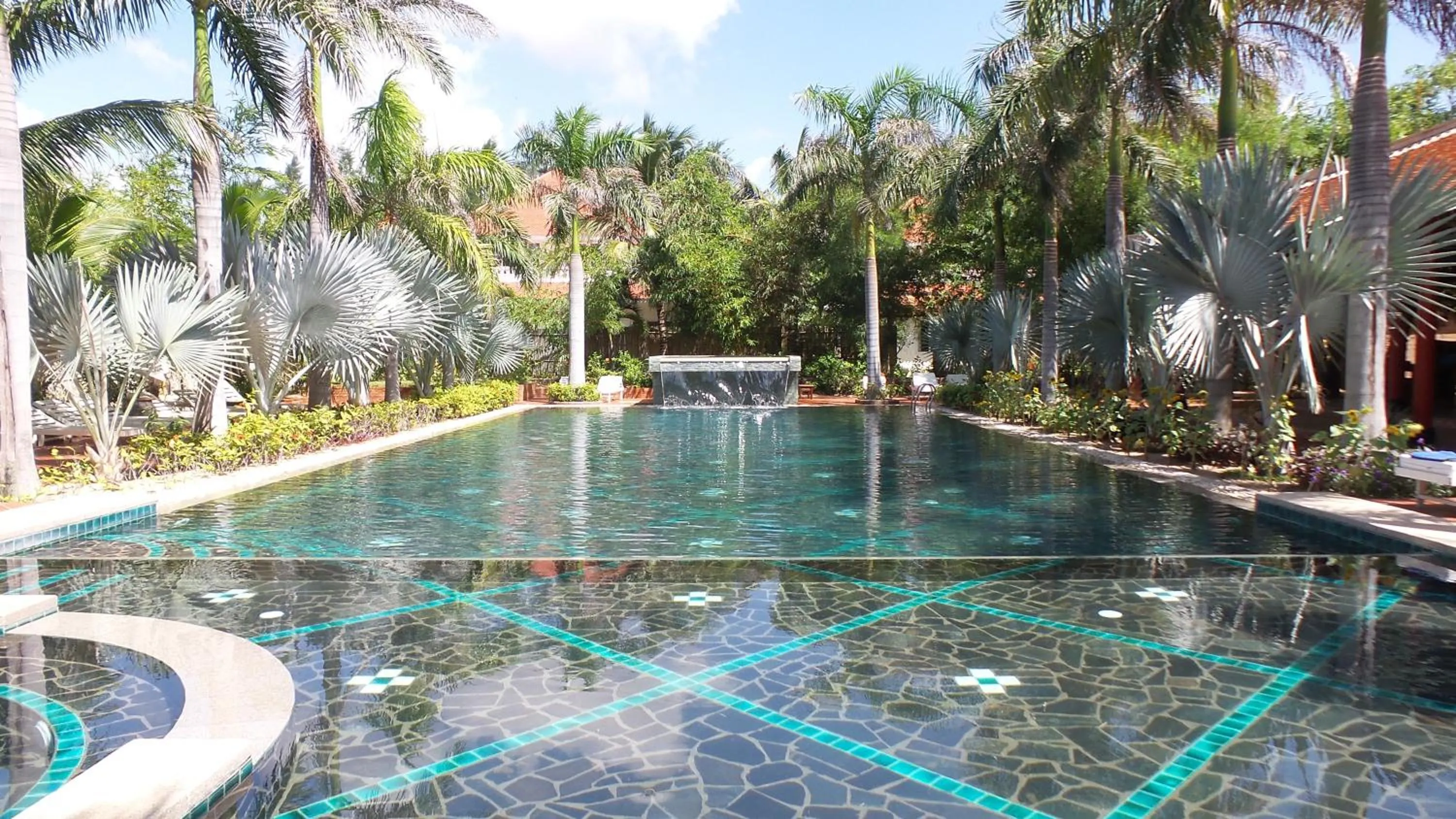 Swimming pool in Full Moon Village Resort