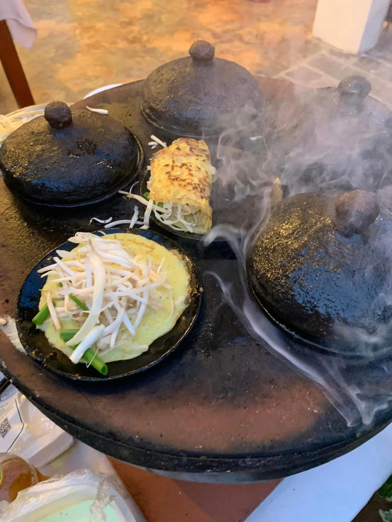 Restaurant/places to eat in Full Moon Village Resort