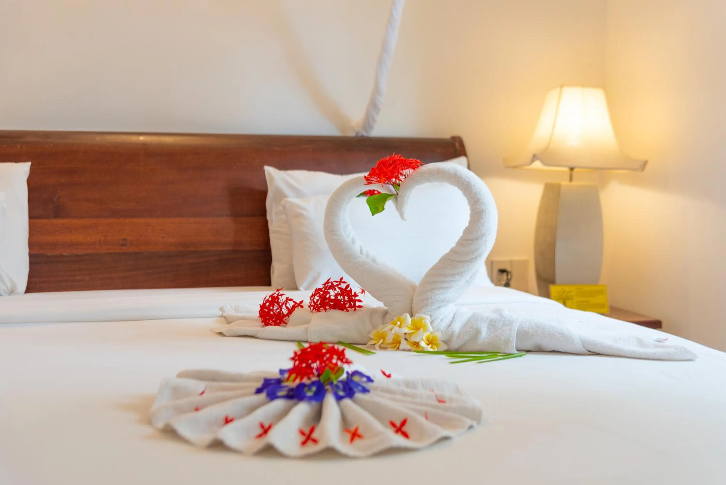 Bed in Full Moon Village Resort