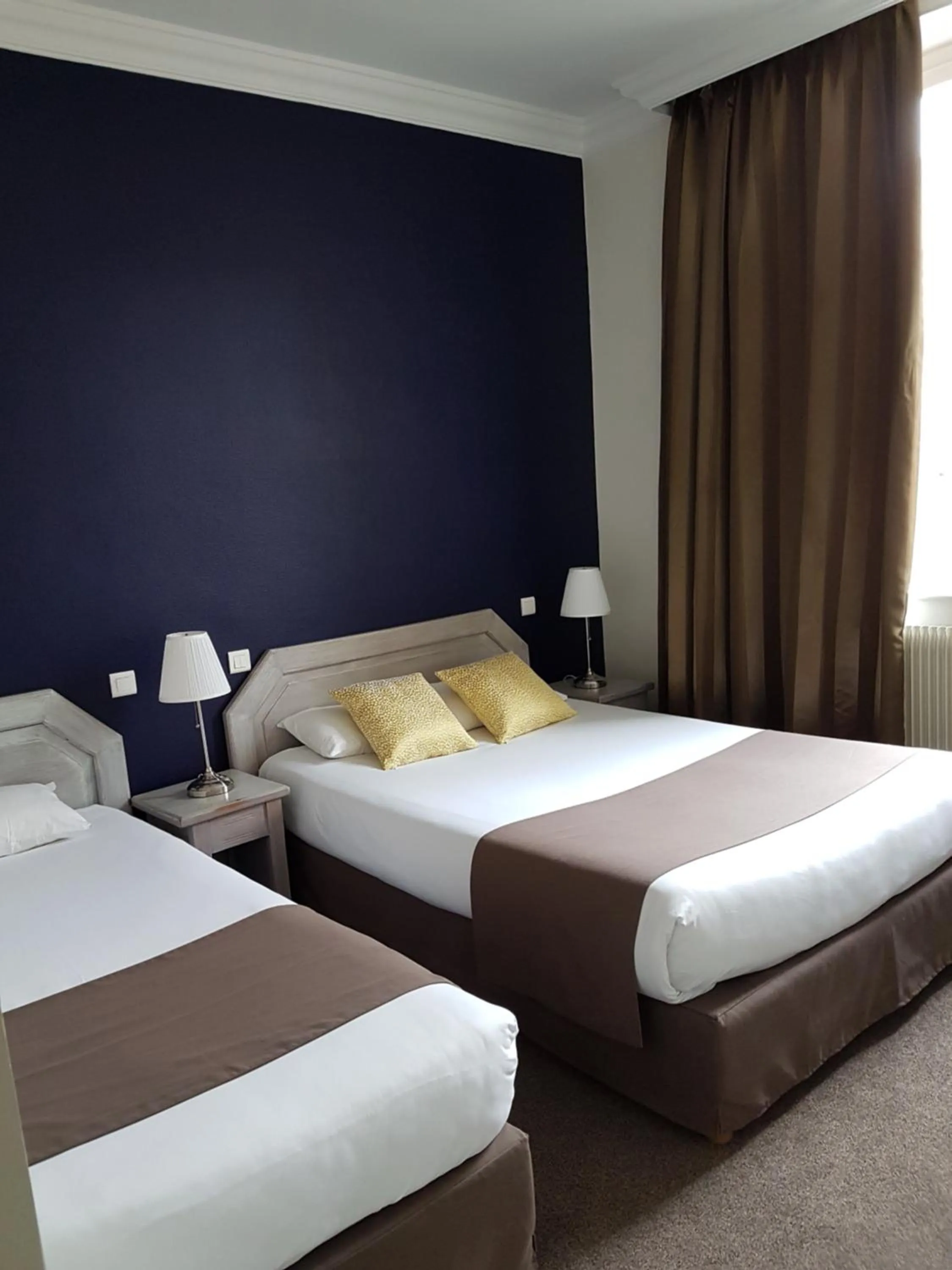 Bedroom, Bed in Le Corbeau