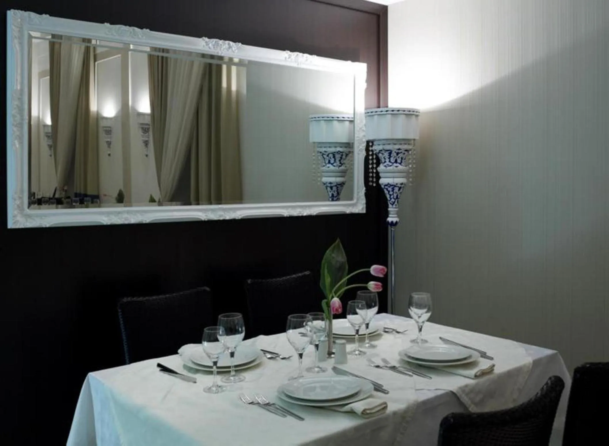 Restaurant/places to eat in Menelaion Hotel