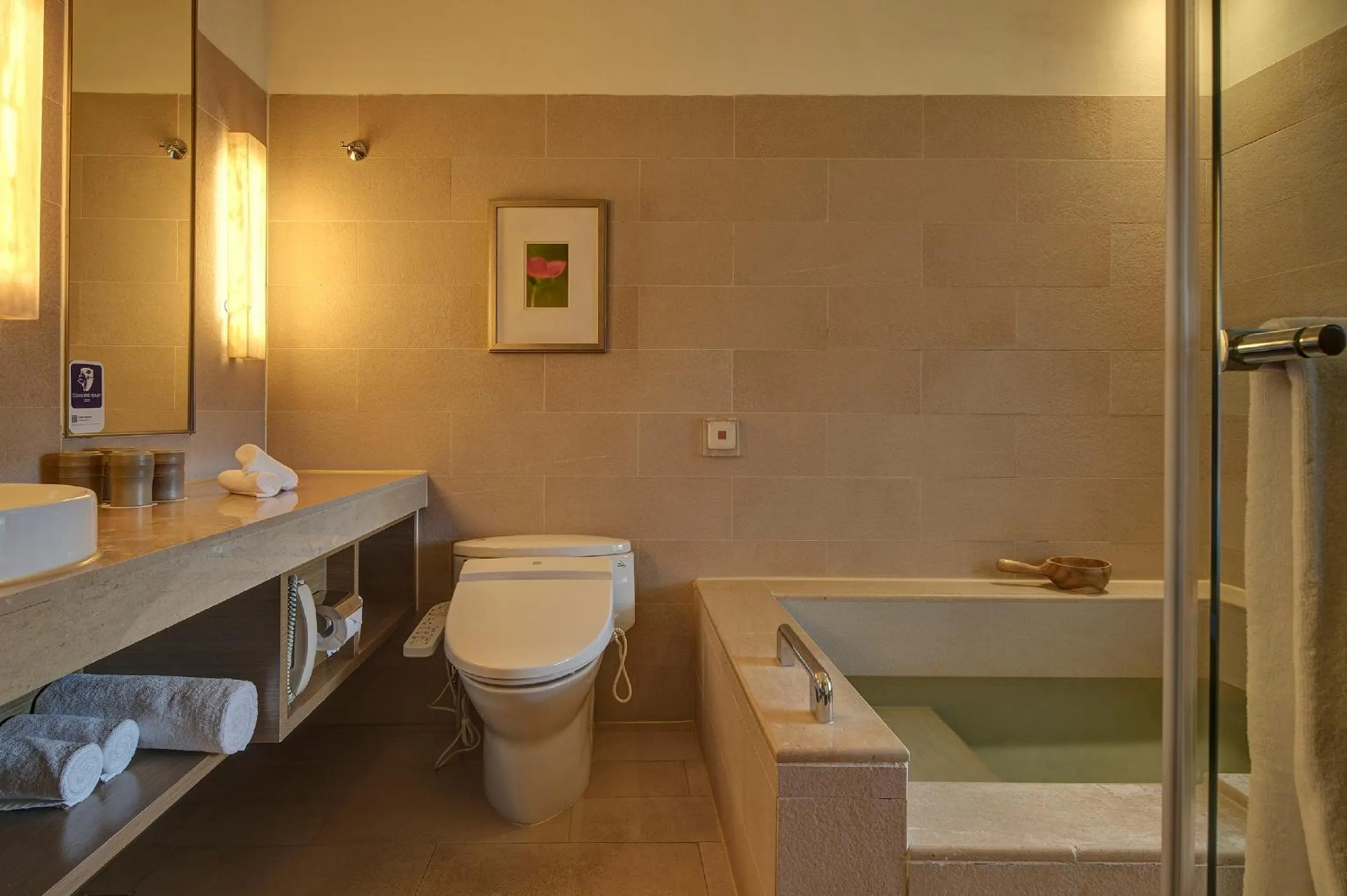 Bathroom in Fleur de Chine Hotel