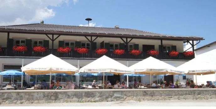 Facade/entrance in Olympiahaus