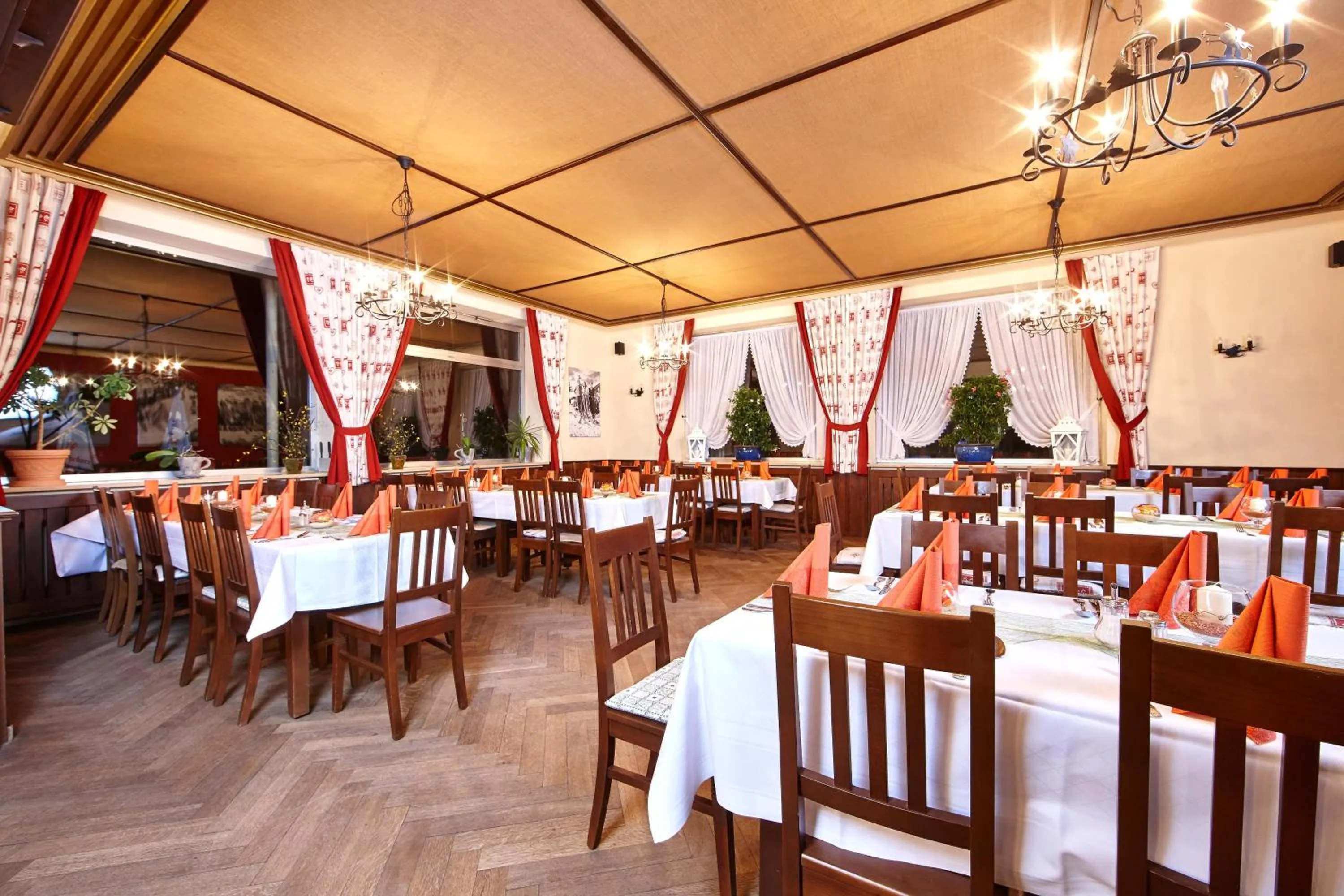 Restaurant/places to eat in Olympiahaus