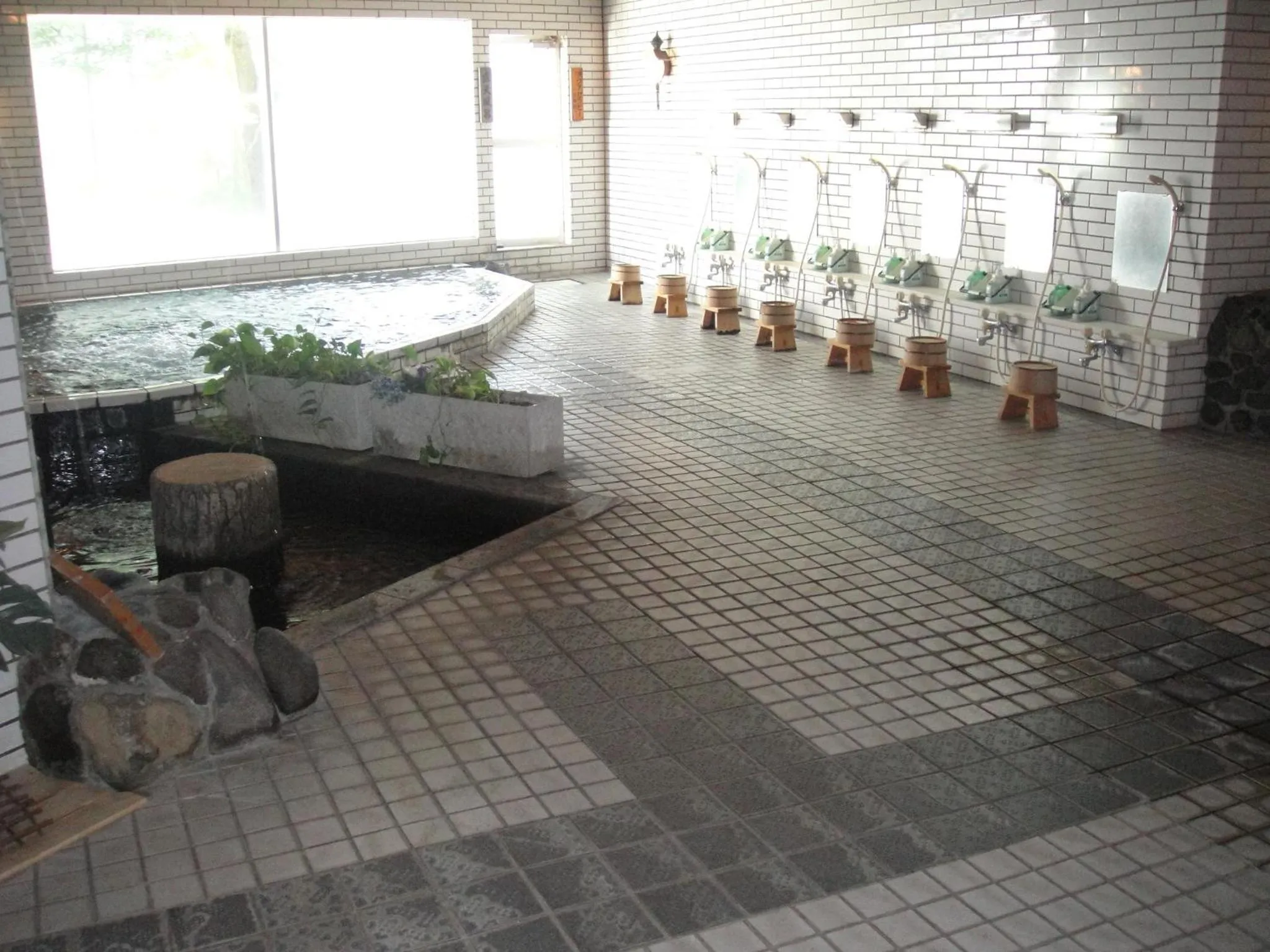 Hot Spring Bath in Kurhaus Ishibashi Ryokan