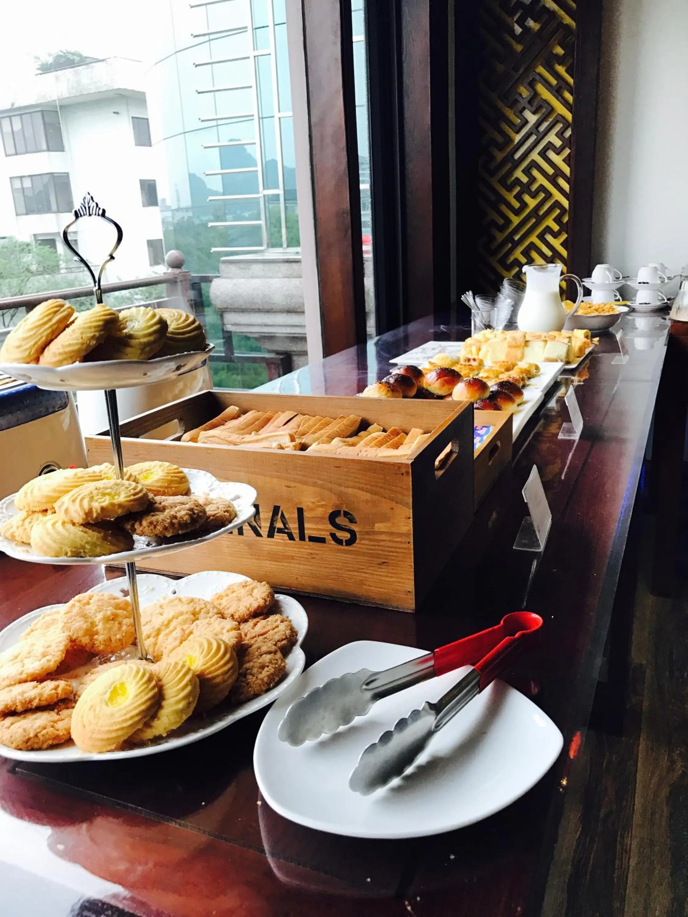 Buffet breakfast in Aroma Tea House