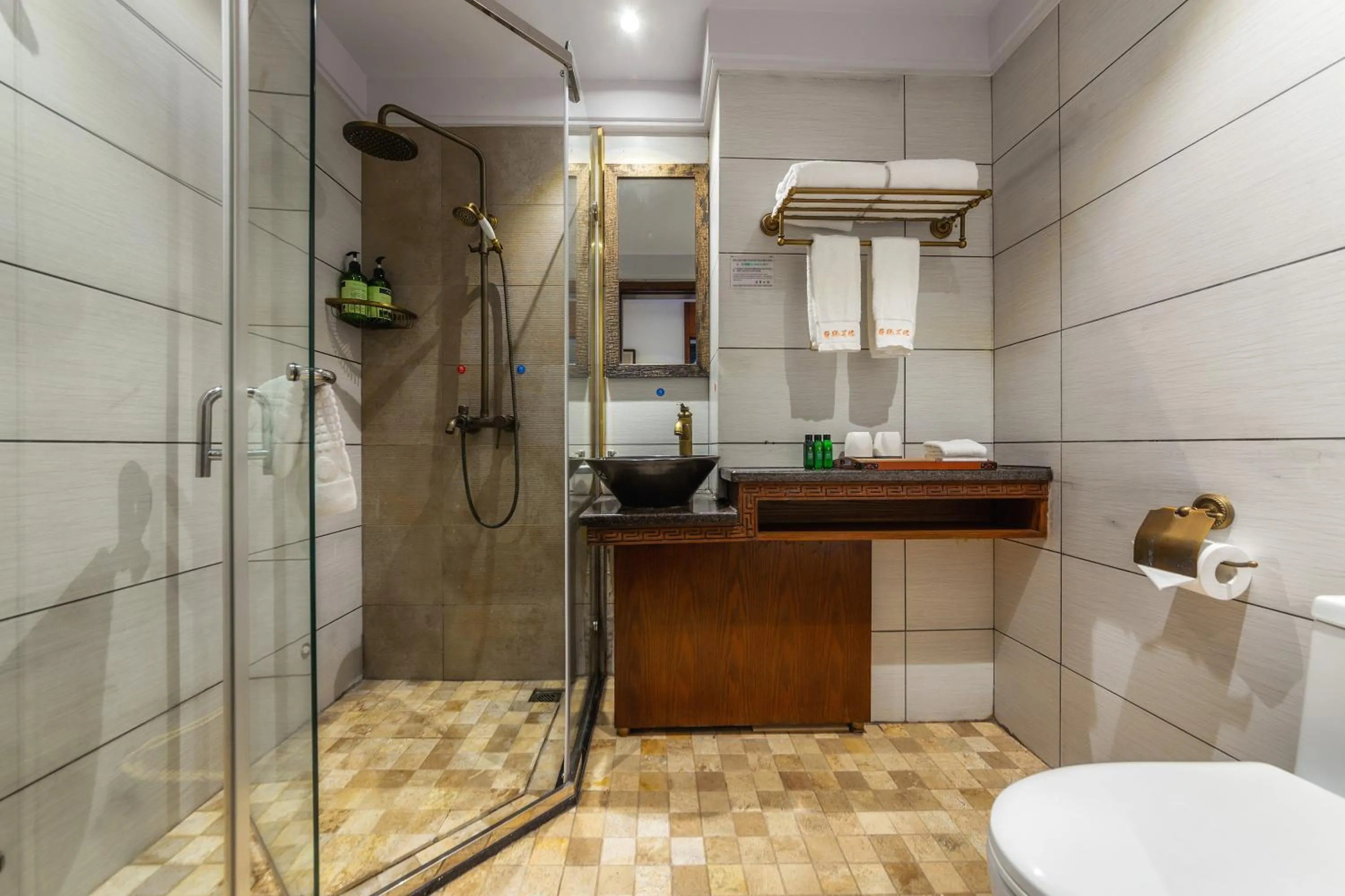 Toilet in Aroma Tea House