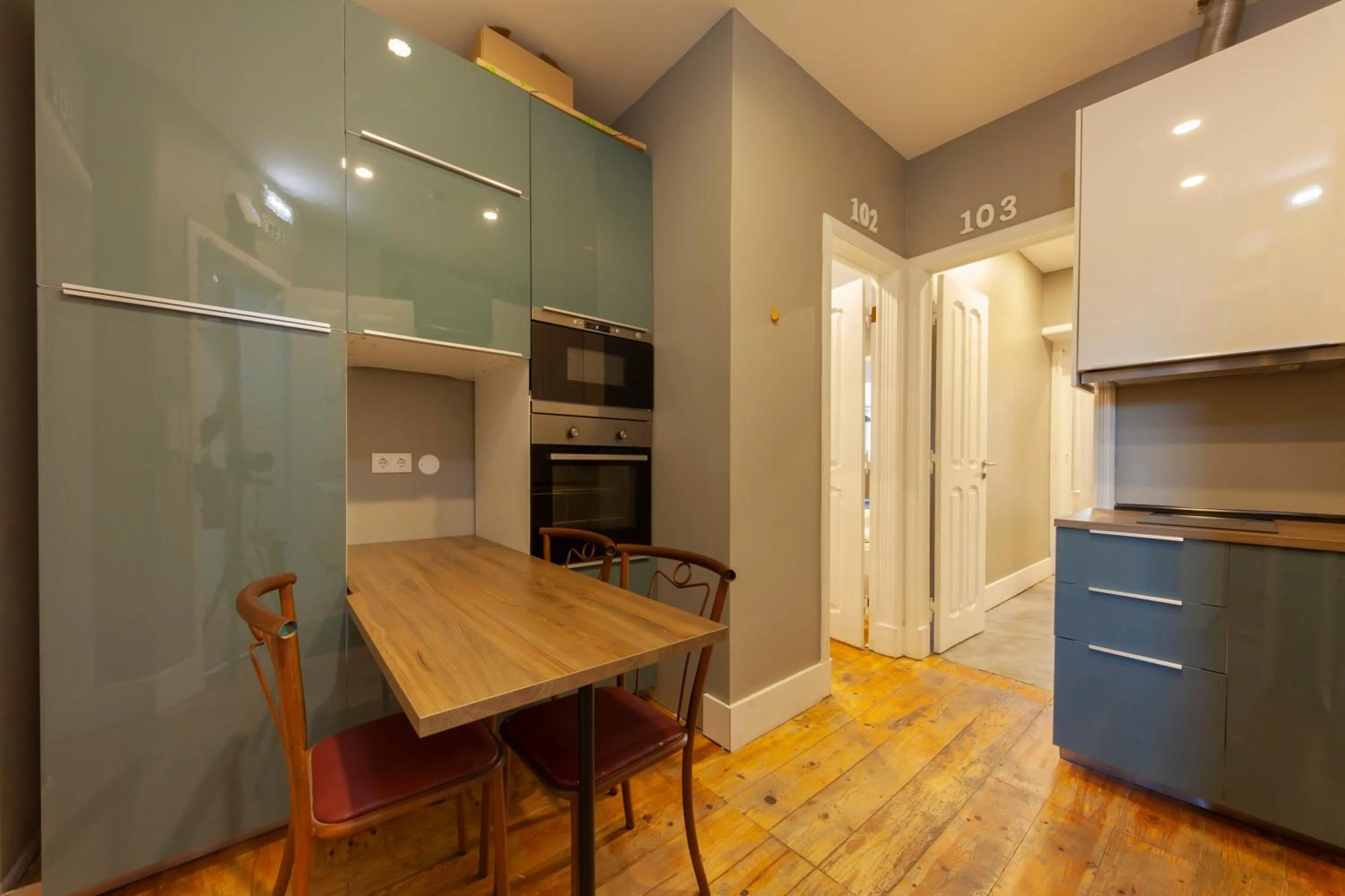 Kitchen or kitchenette in The Bridge