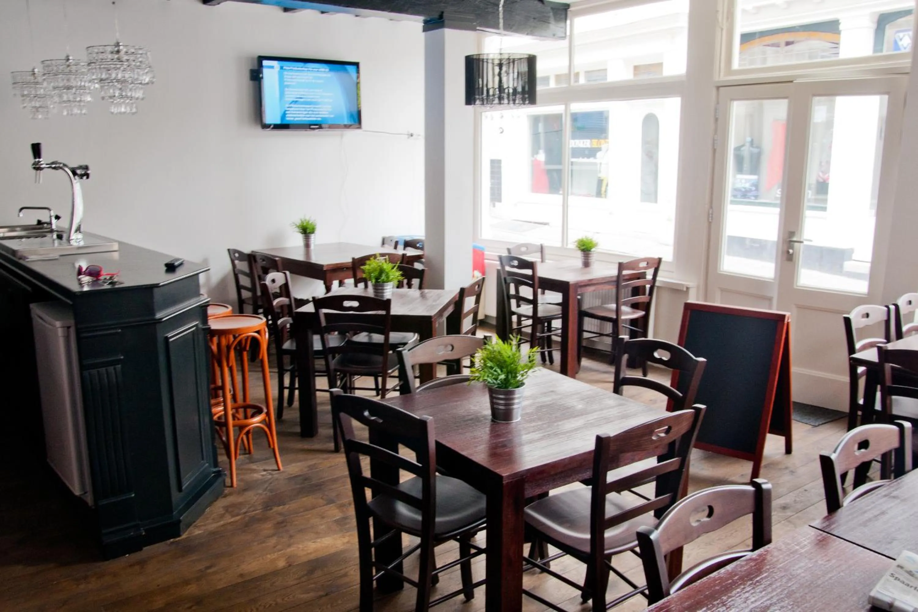 Restaurant/places to eat in City Hostel Vlissingen