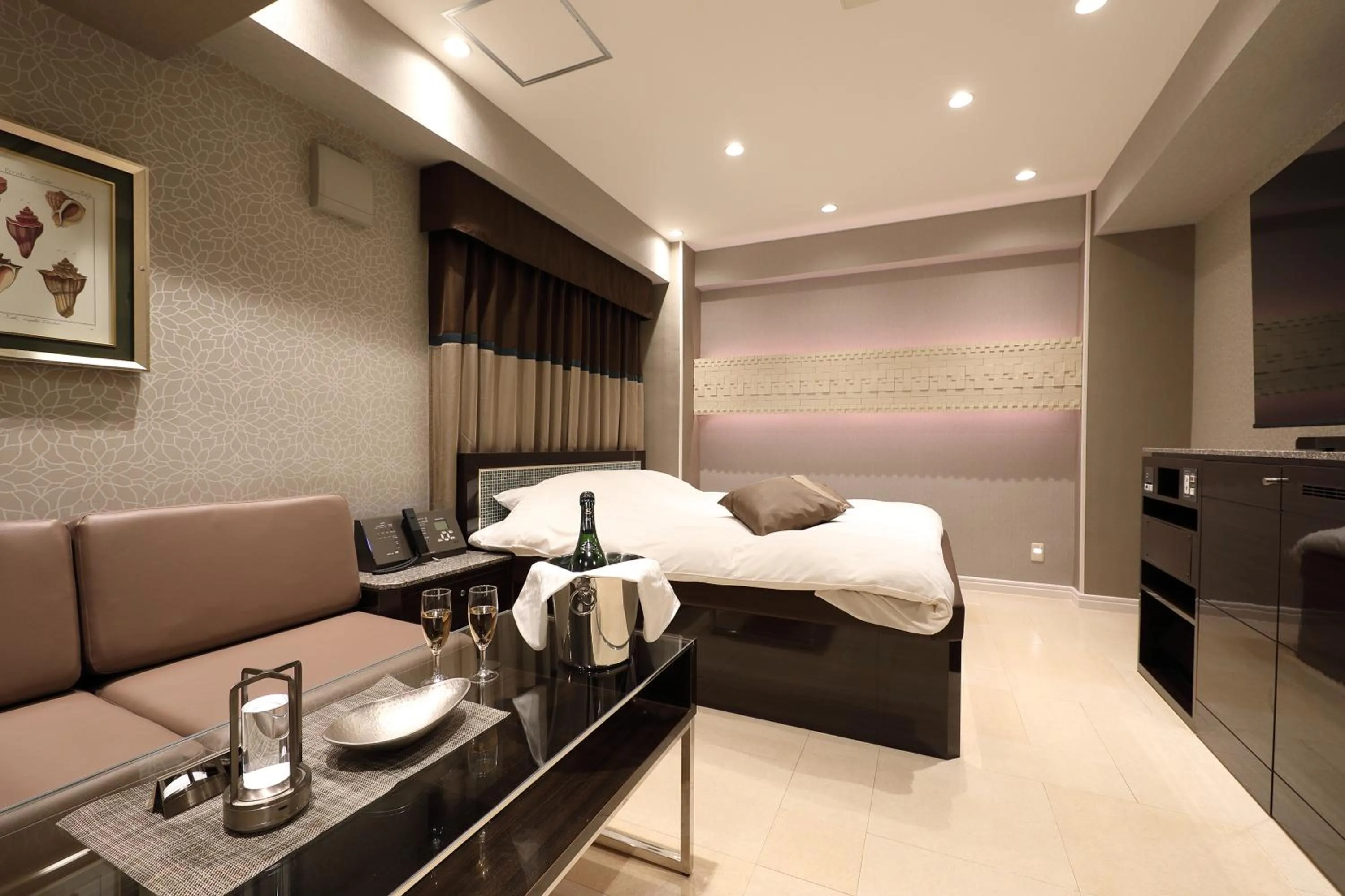 Photo of the whole room in Hotel Valentine Chiryu