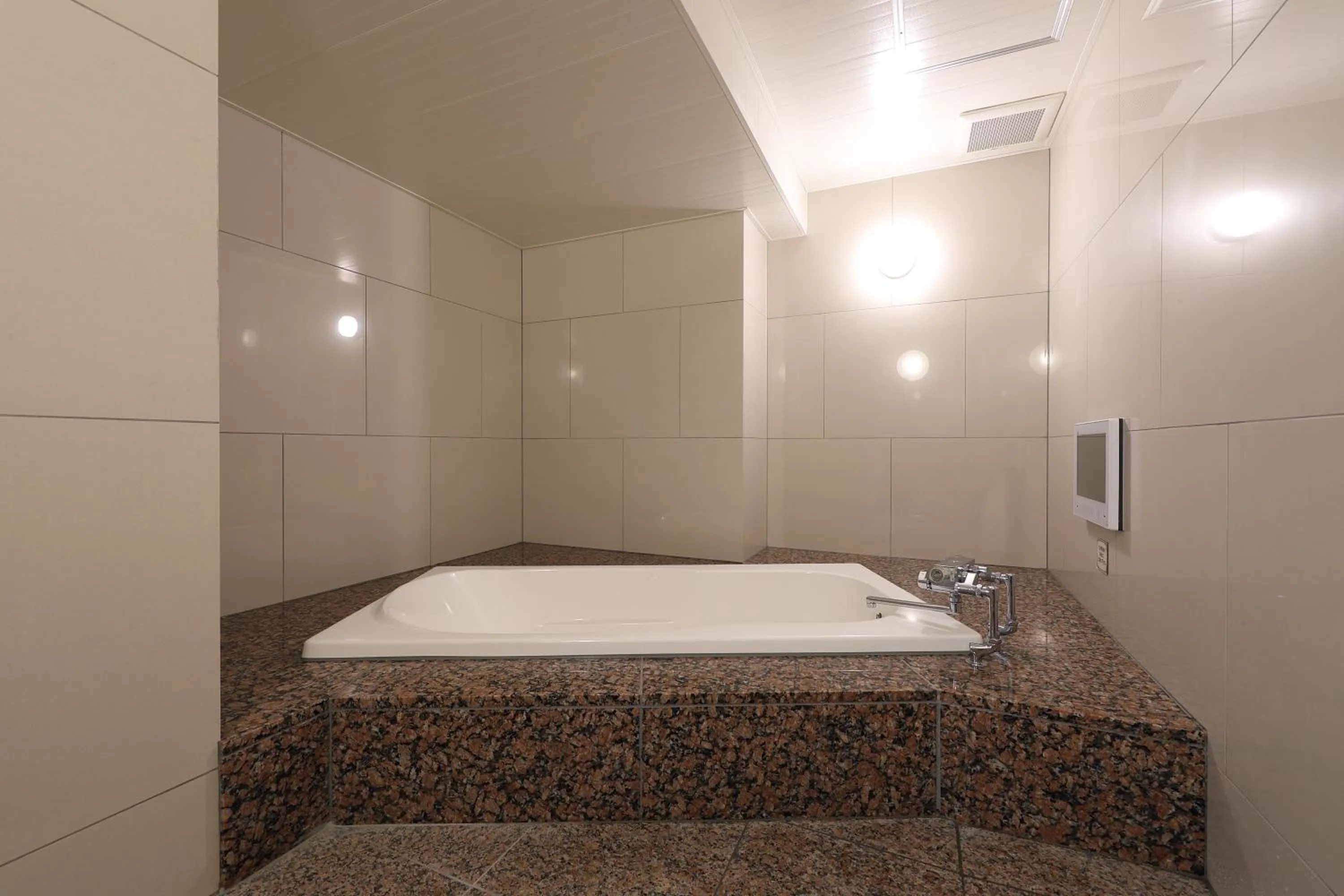 Bath in Hotel Valentine Chiryu