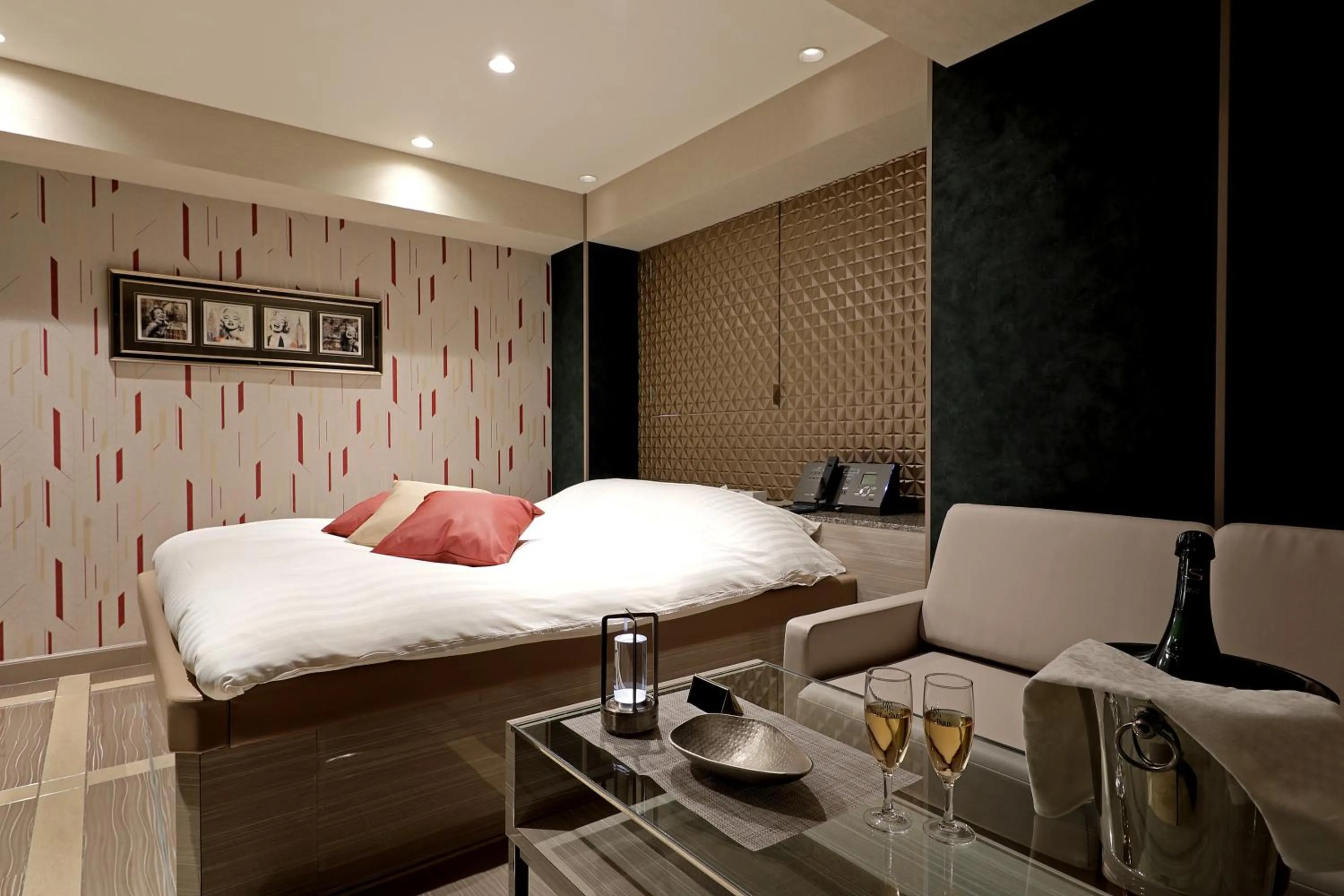 Photo of the whole room, Bed in Hotel Valentine Chiryu