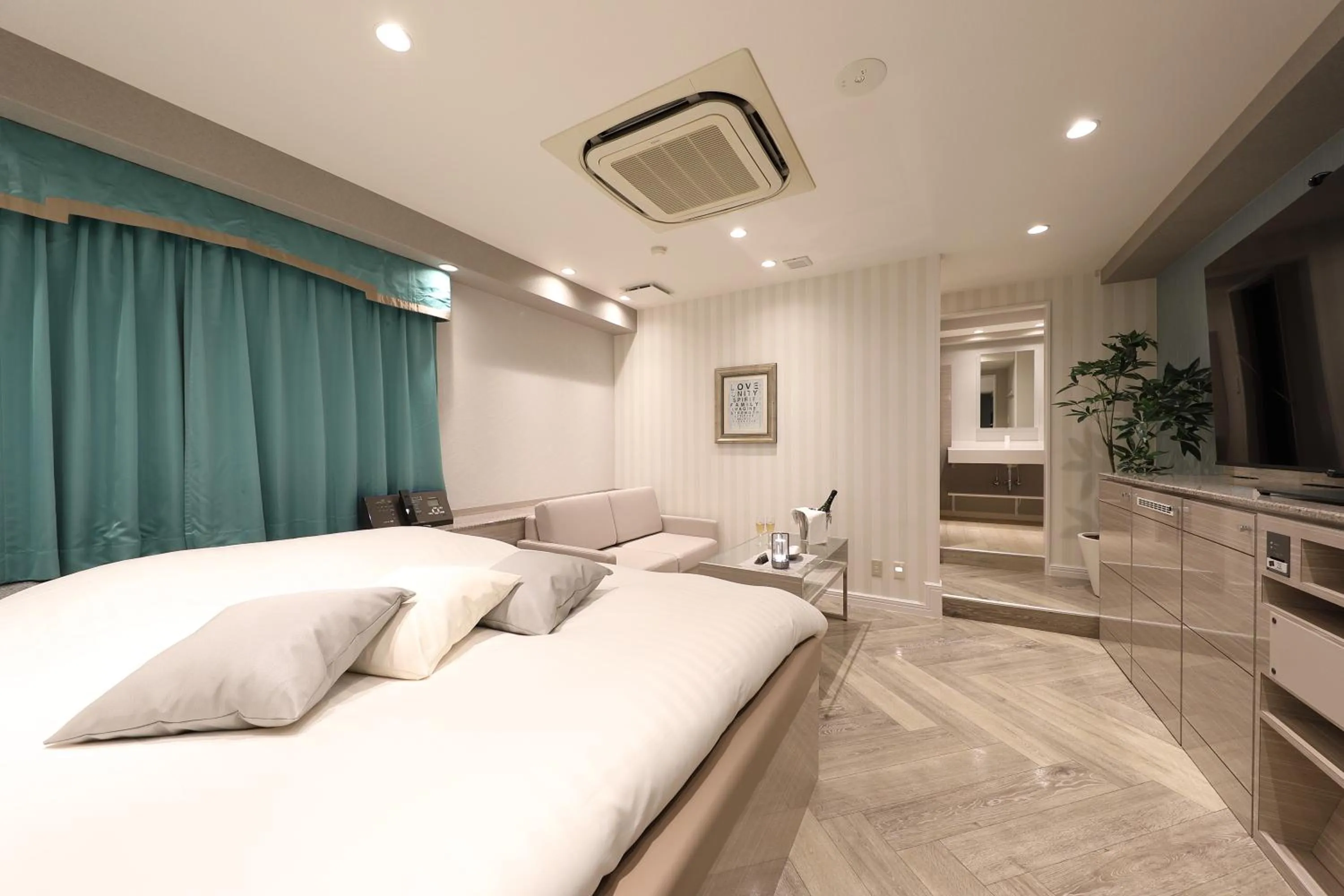 Photo of the whole room in Hotel Valentine Chiryu