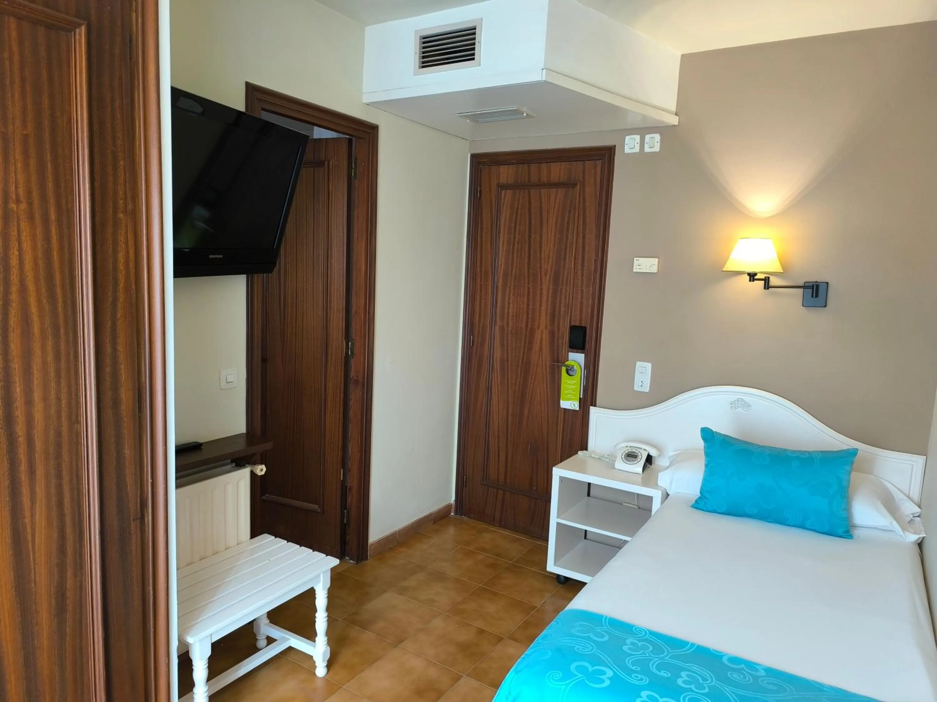 Property building, Bed in Hotel Spa La Terrassa