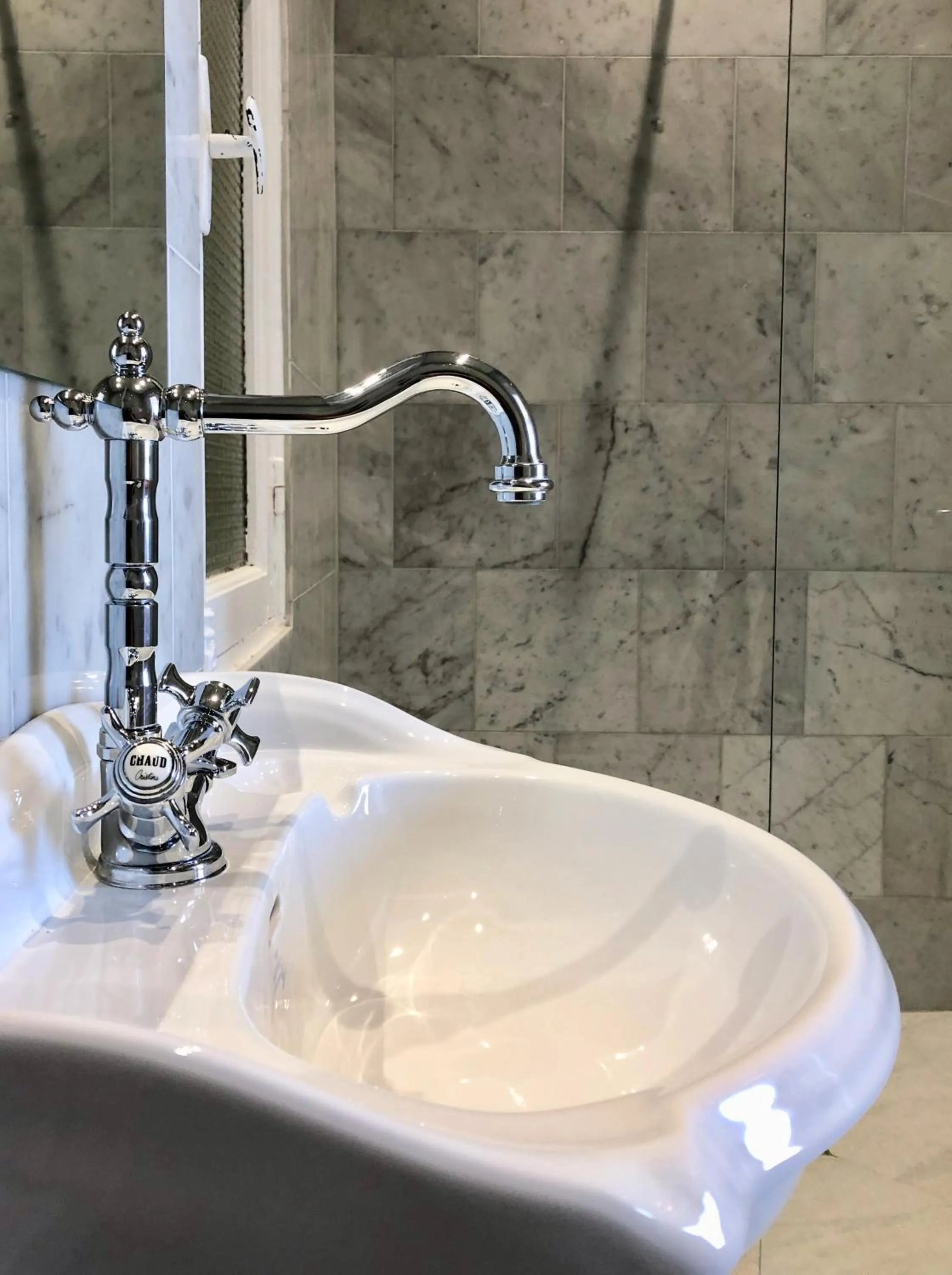 Bathroom in Hotel Normandy