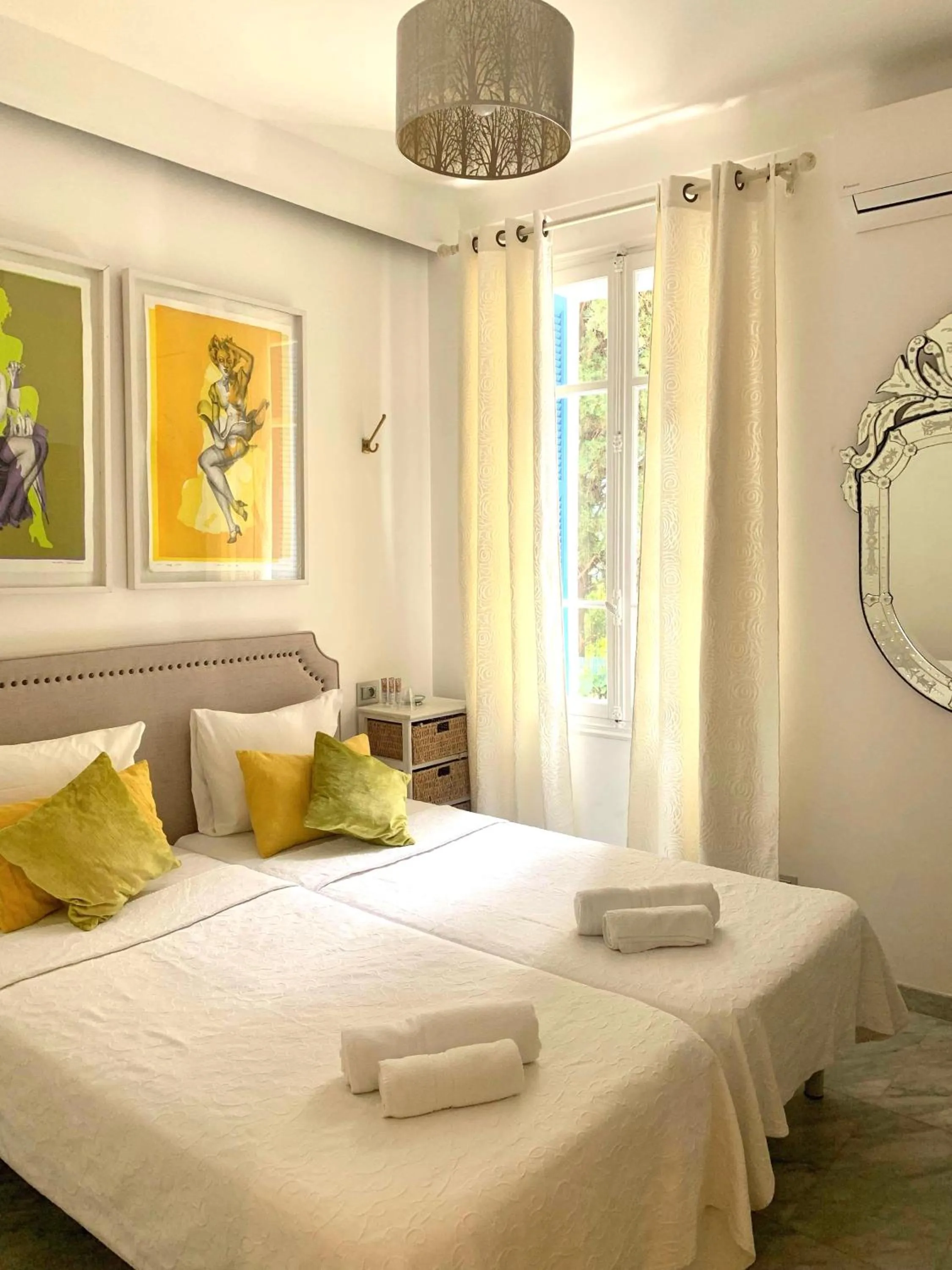 Bedroom, Bed in Hotel Normandy