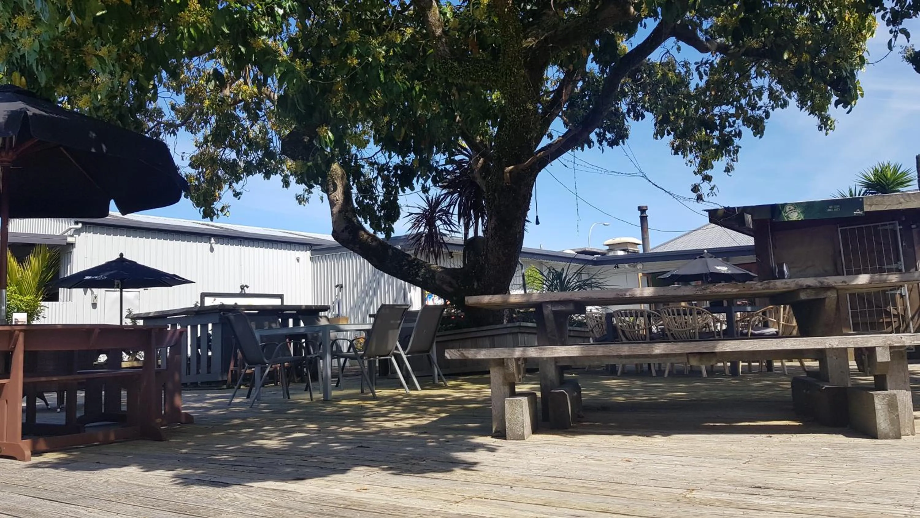 Talisman Hotel & Restaurant