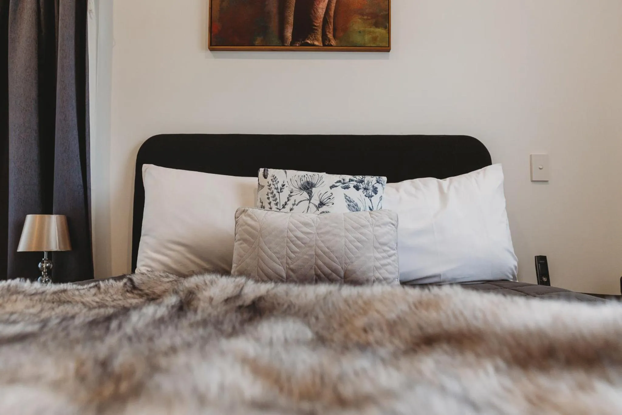 Bed in Talisman Hotel & Restaurant