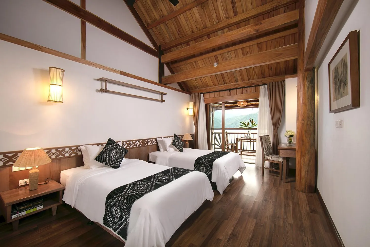 Bed in Mai Chau Hideaway Lake Resort