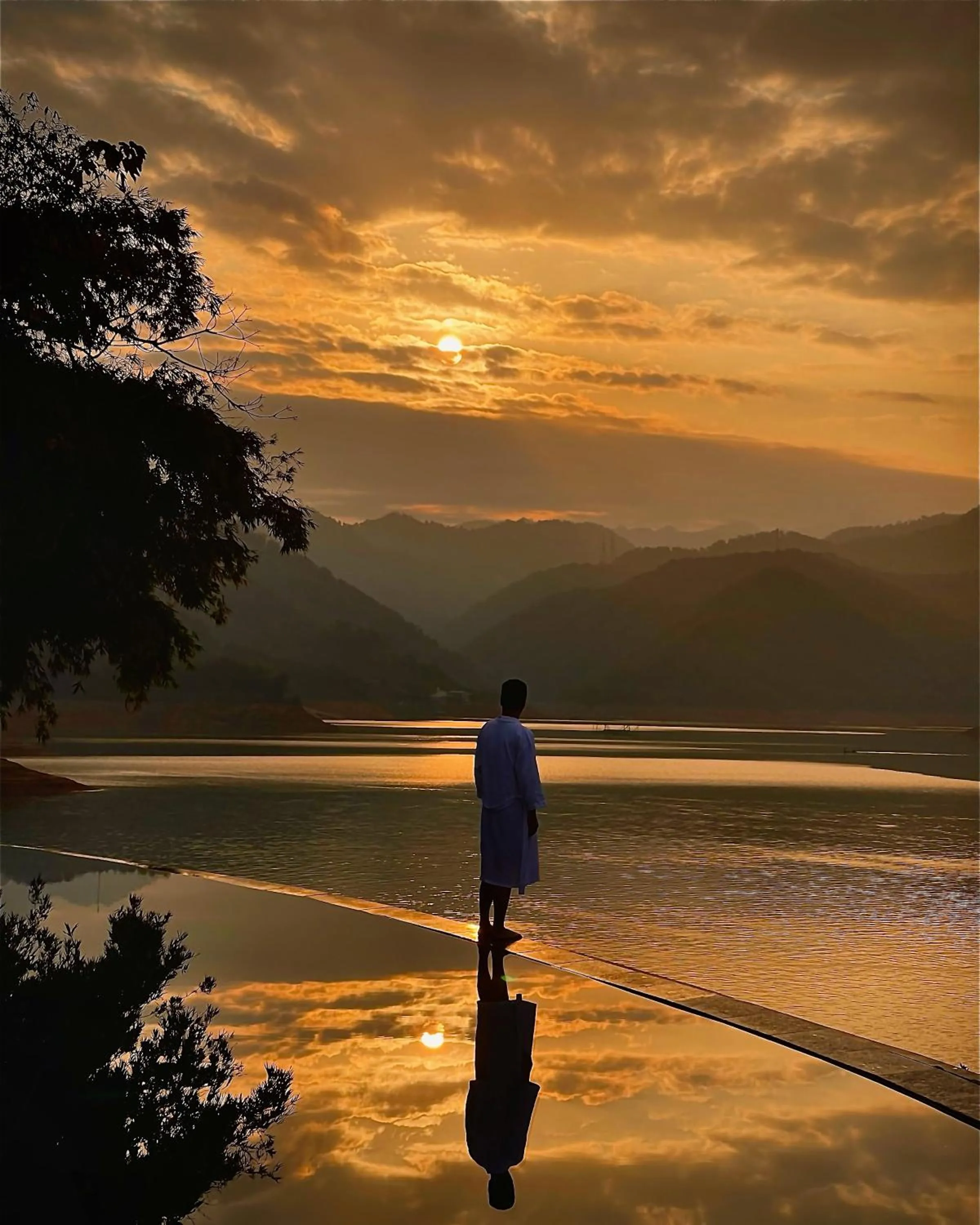 Guests in Mai Chau Hideaway Lake Resort