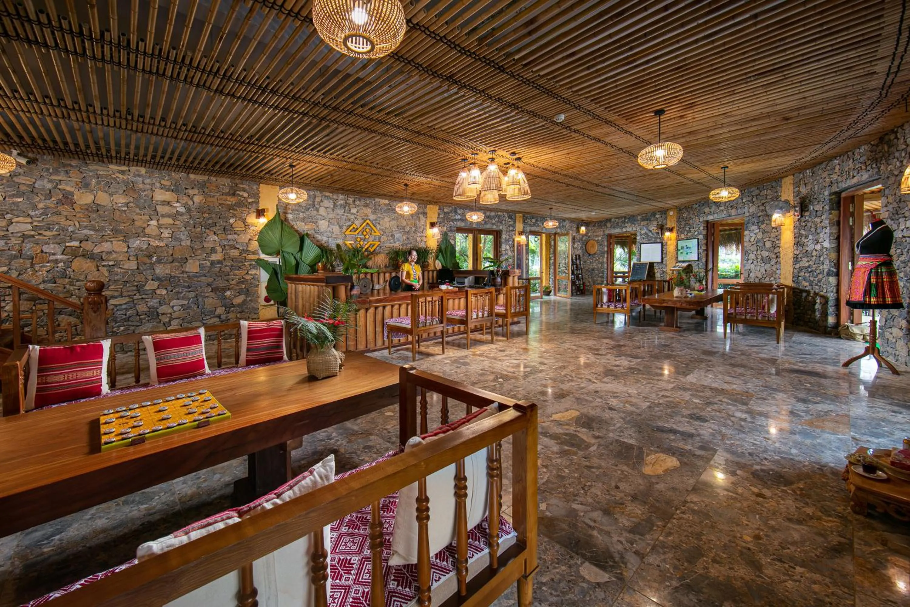 Restaurant/places to eat in Mai Chau Hideaway Lake Resort