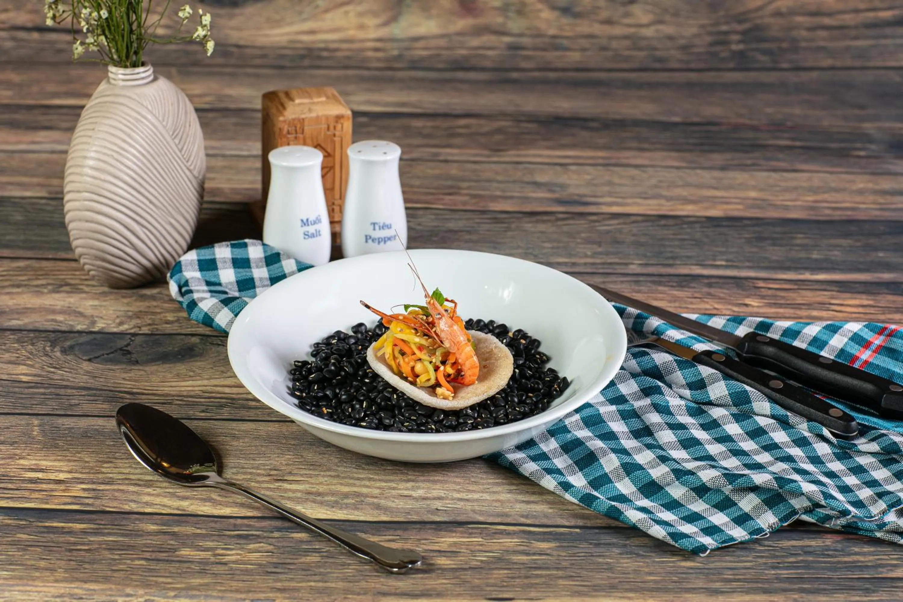 Food in Mai Chau Hideaway Lake Resort