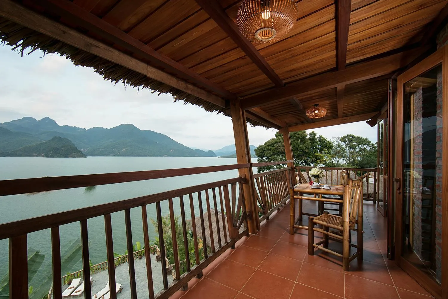 Balcony/Terrace in Mai Chau Hideaway Lake Resort