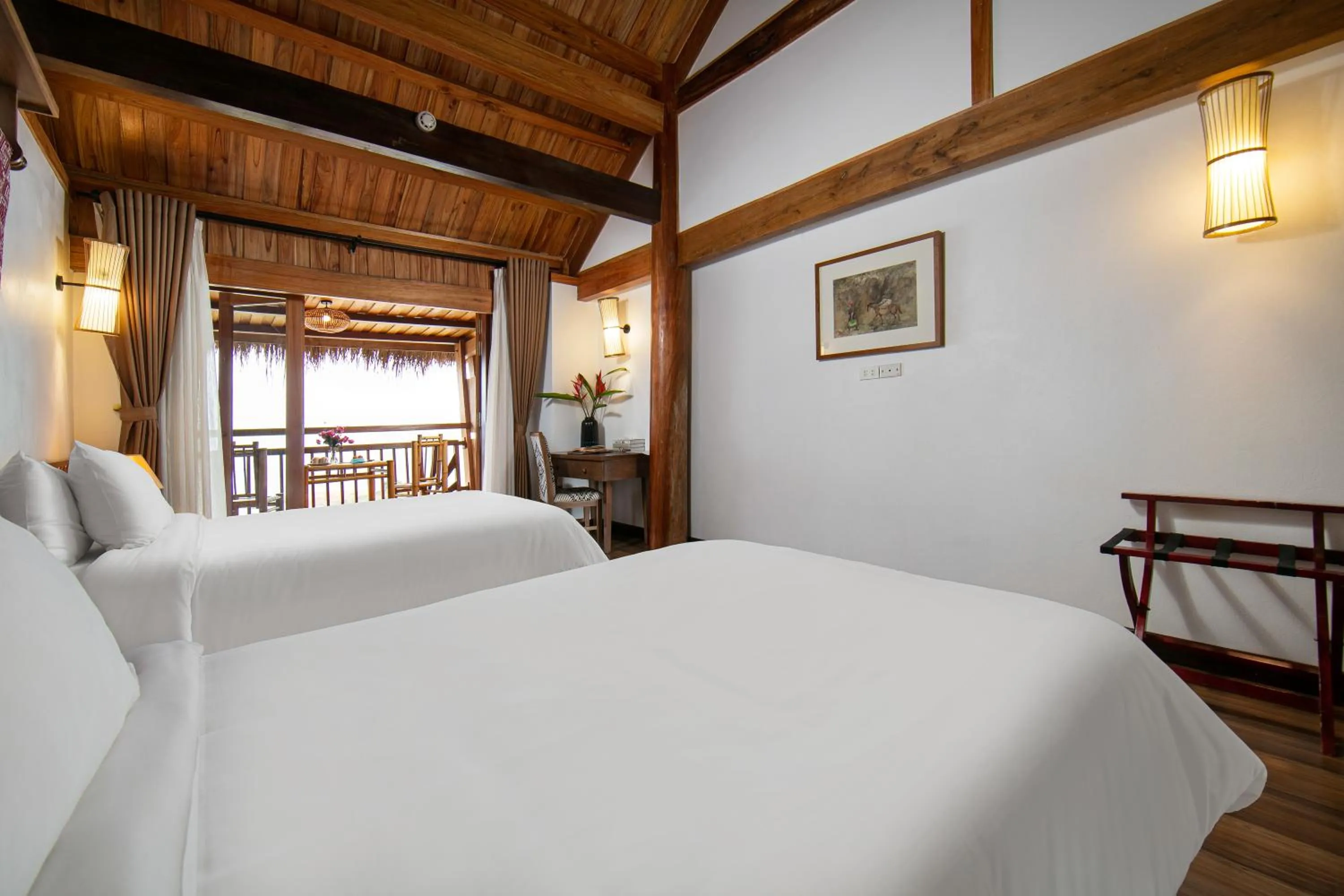 Bed in Mai Chau Hideaway Lake Resort