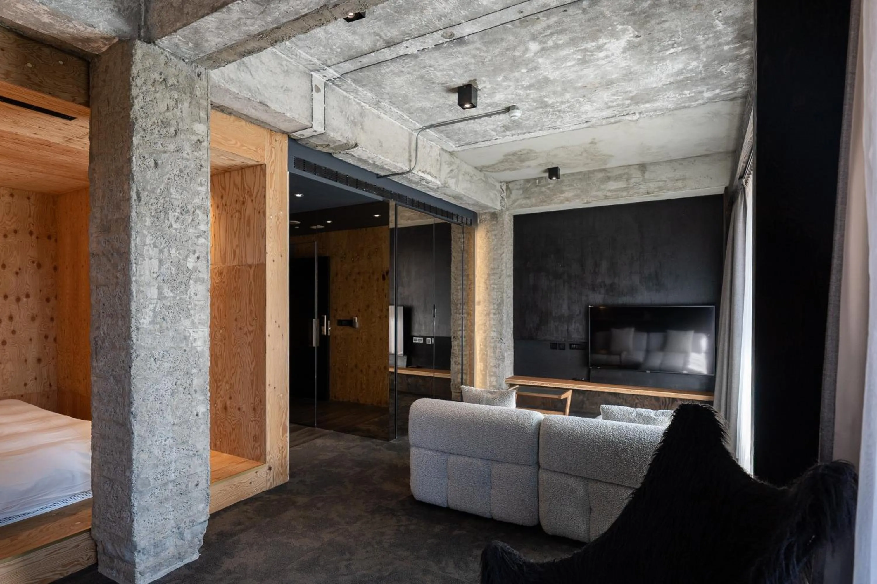 Photo of the whole room, Bed in SOF Hotel