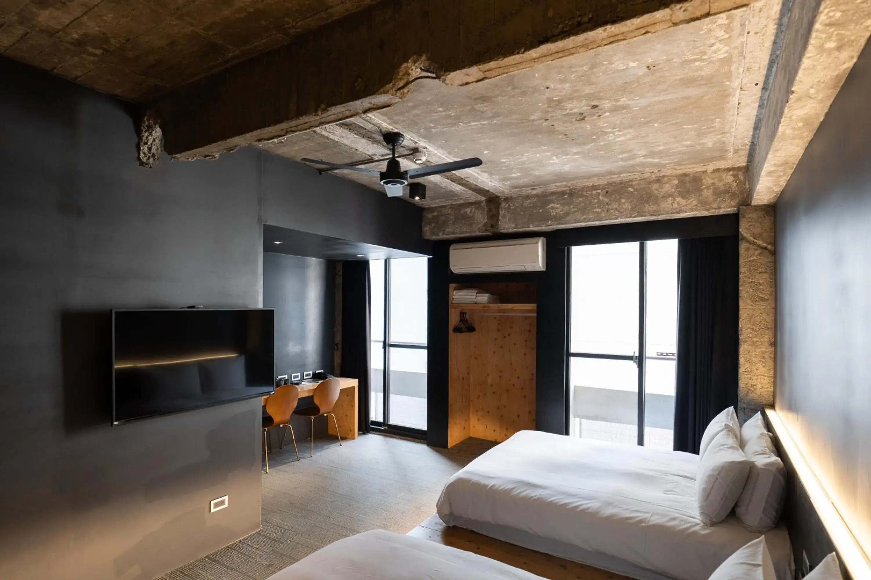 Deluxe Double Room with Two Double Beds in SOF Hotel Deluxe Double Room with Two Double Beds in SOF Hotel