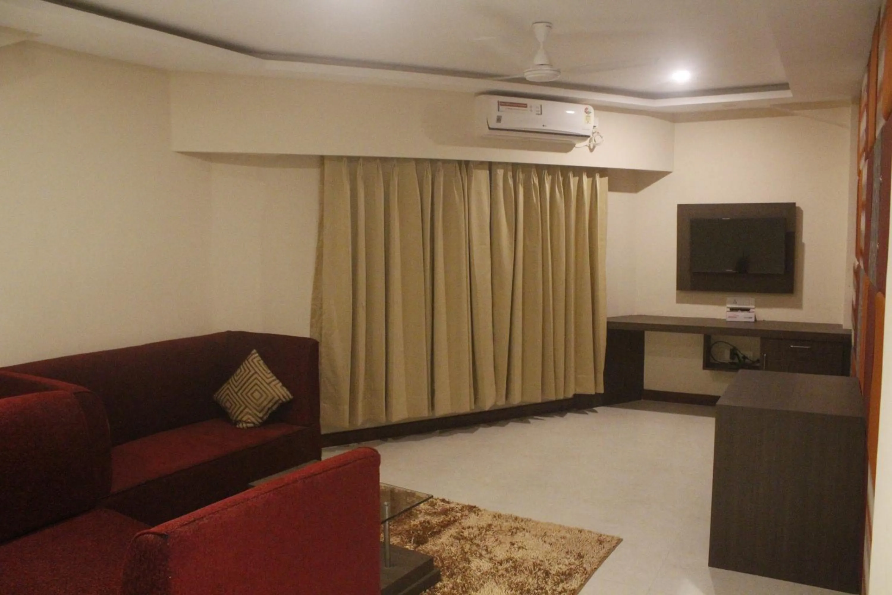 GK PALACE Pure VEG Hotel