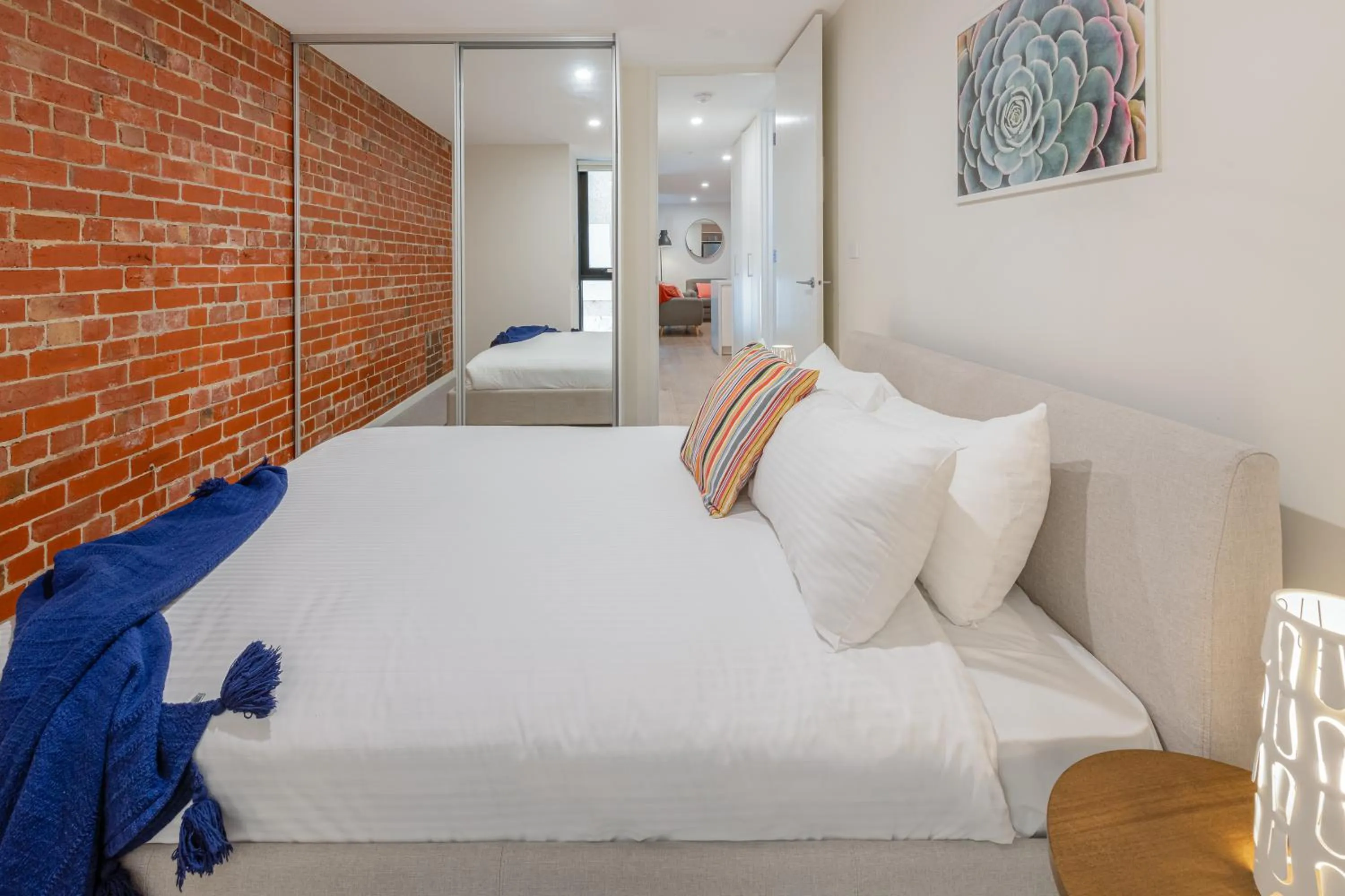 Bedroom, Bed in Melbourne City Apartments - Teri