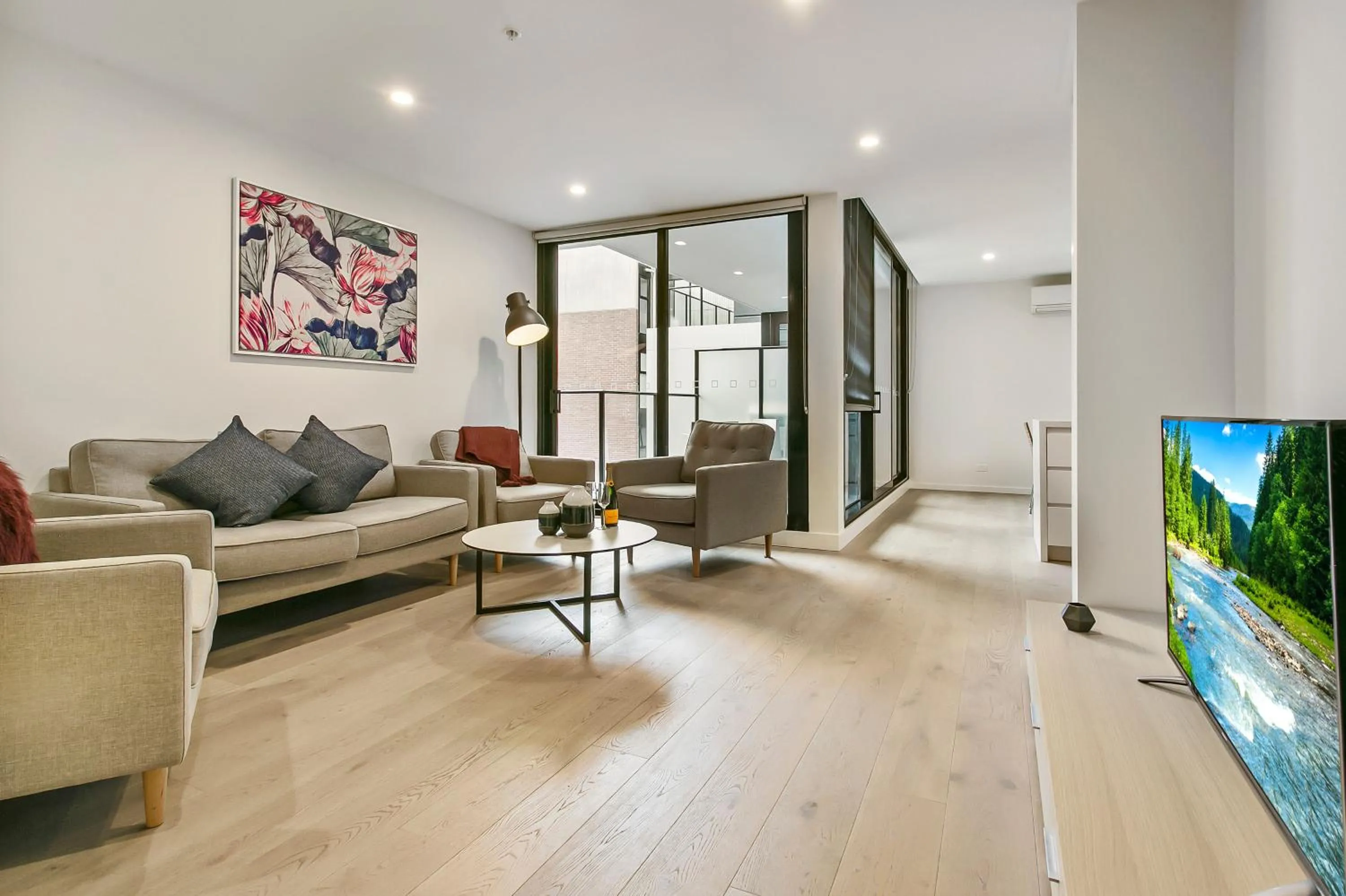 Living room in Melbourne City Apartments - Teri