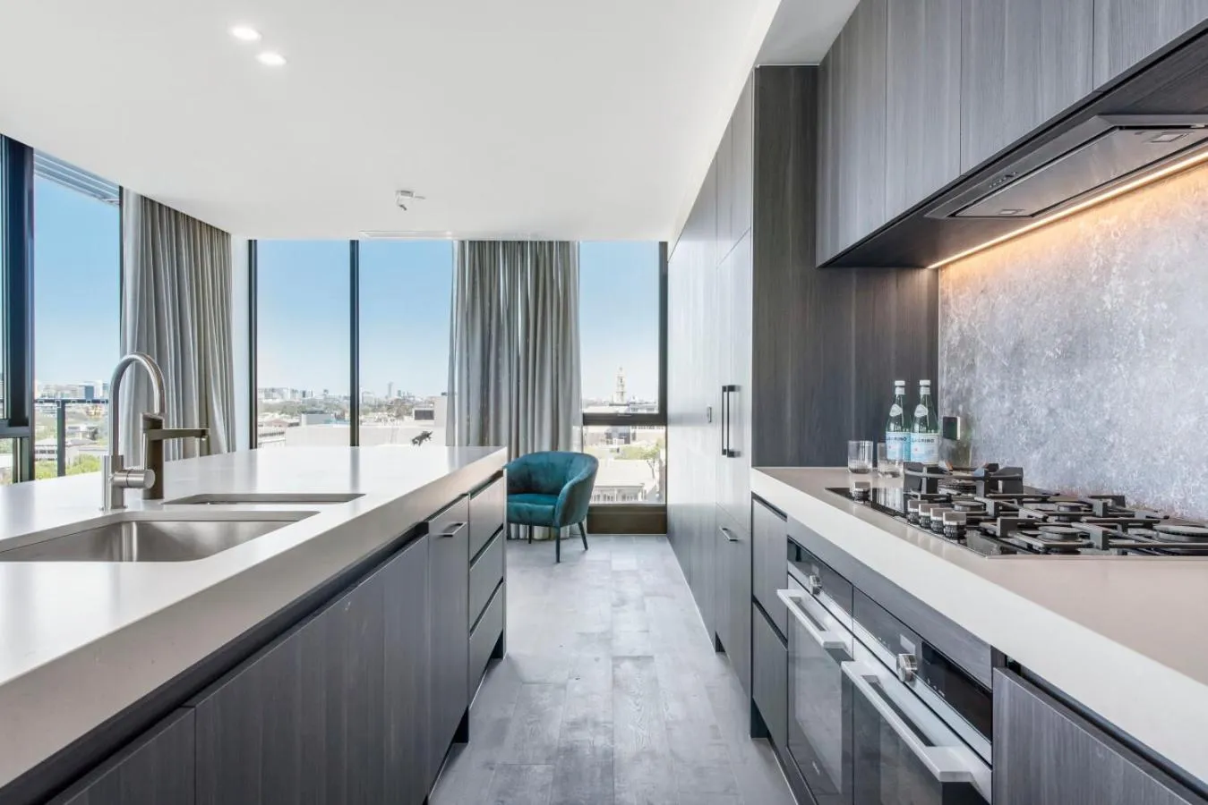 Kitchen or kitchenette in Melbourne City Apartments - Teri
